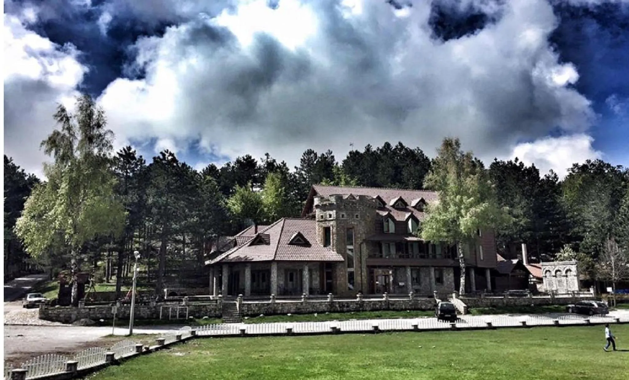 Text overlay in Natyral Razma Resort