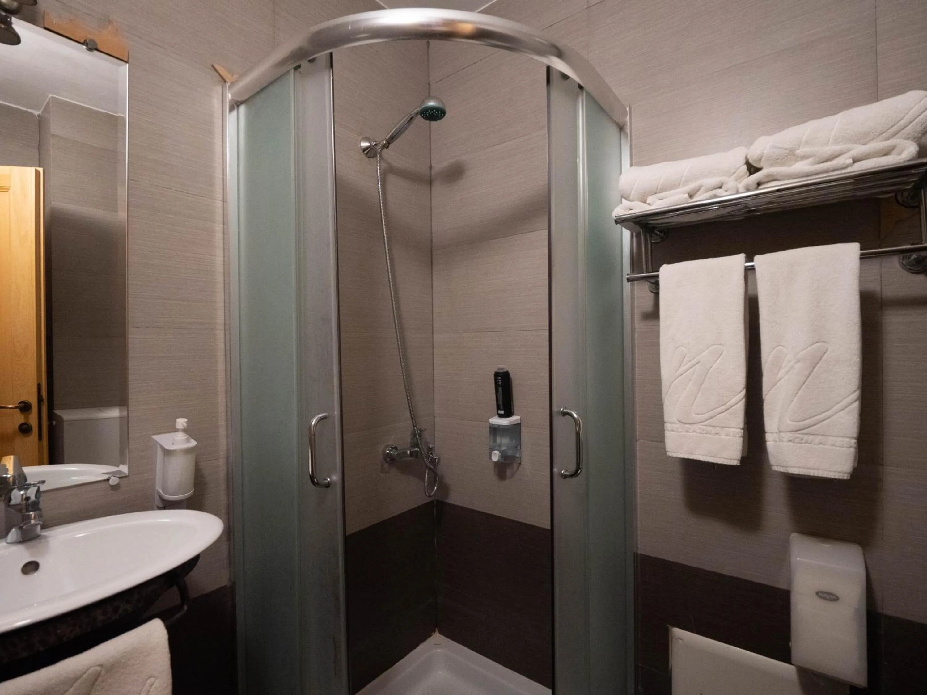 Shower in Natyral Razma Resort