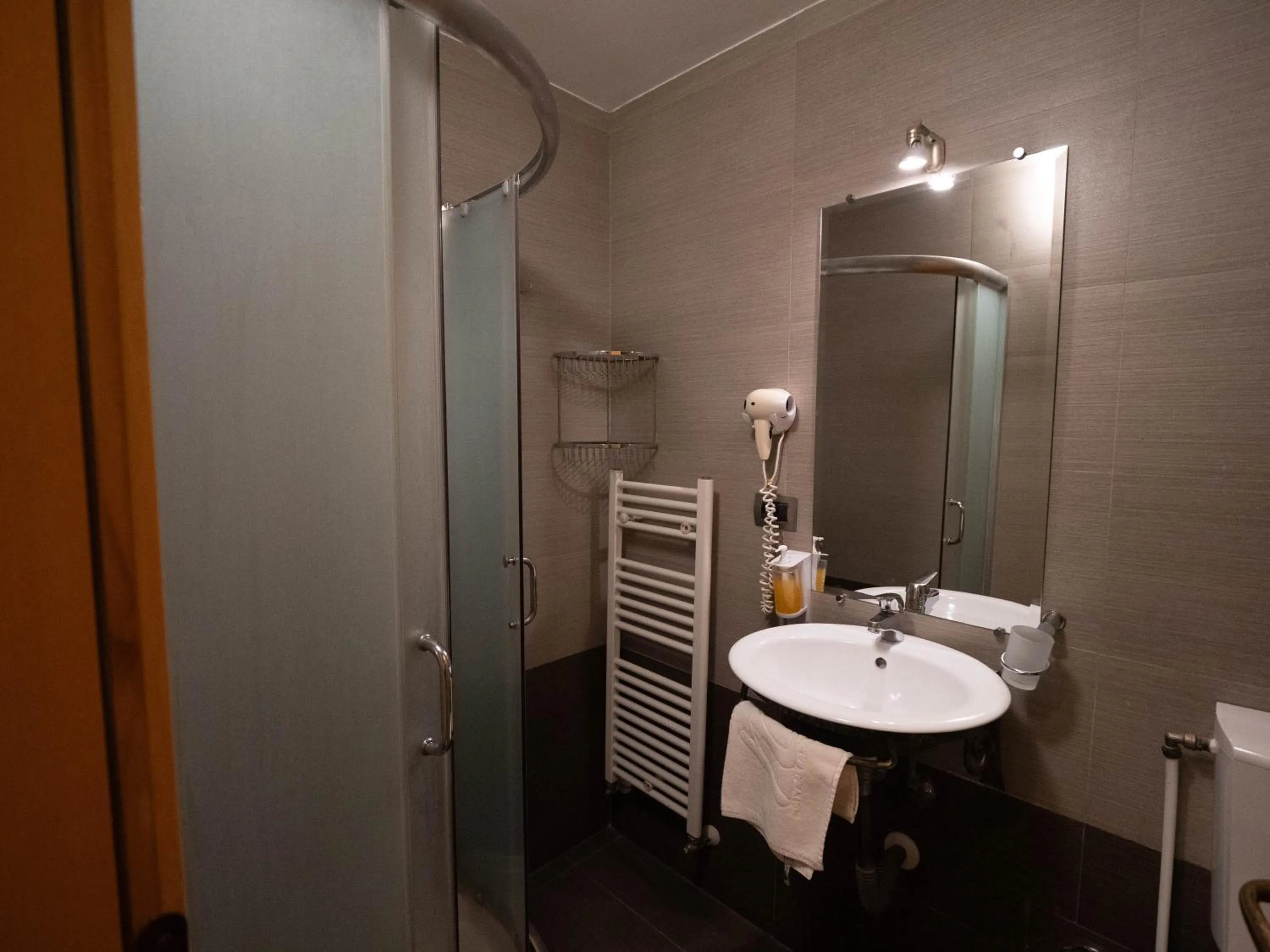 Shower in Natyral Razma Resort