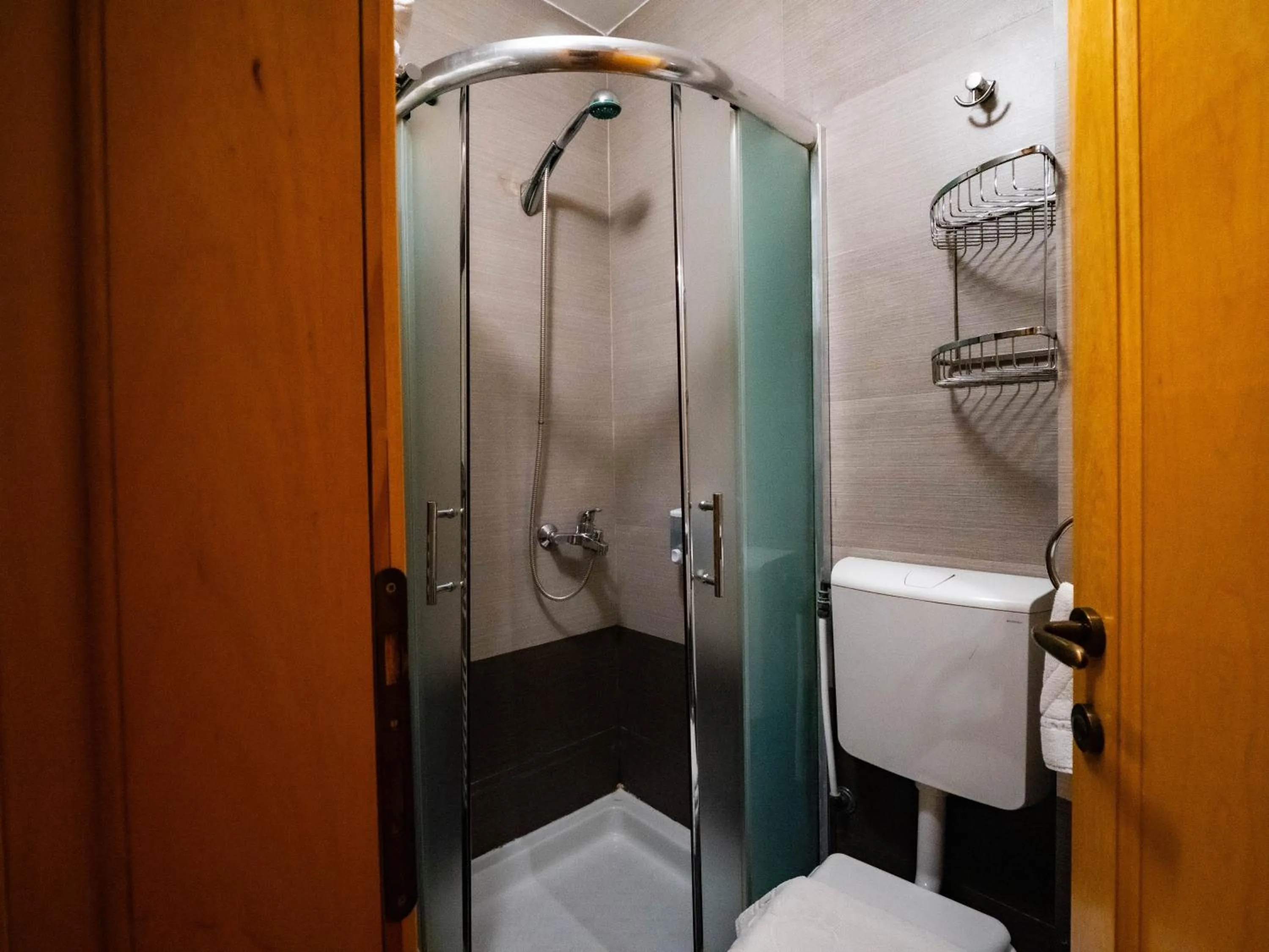 Shower in Natyral Razma Resort