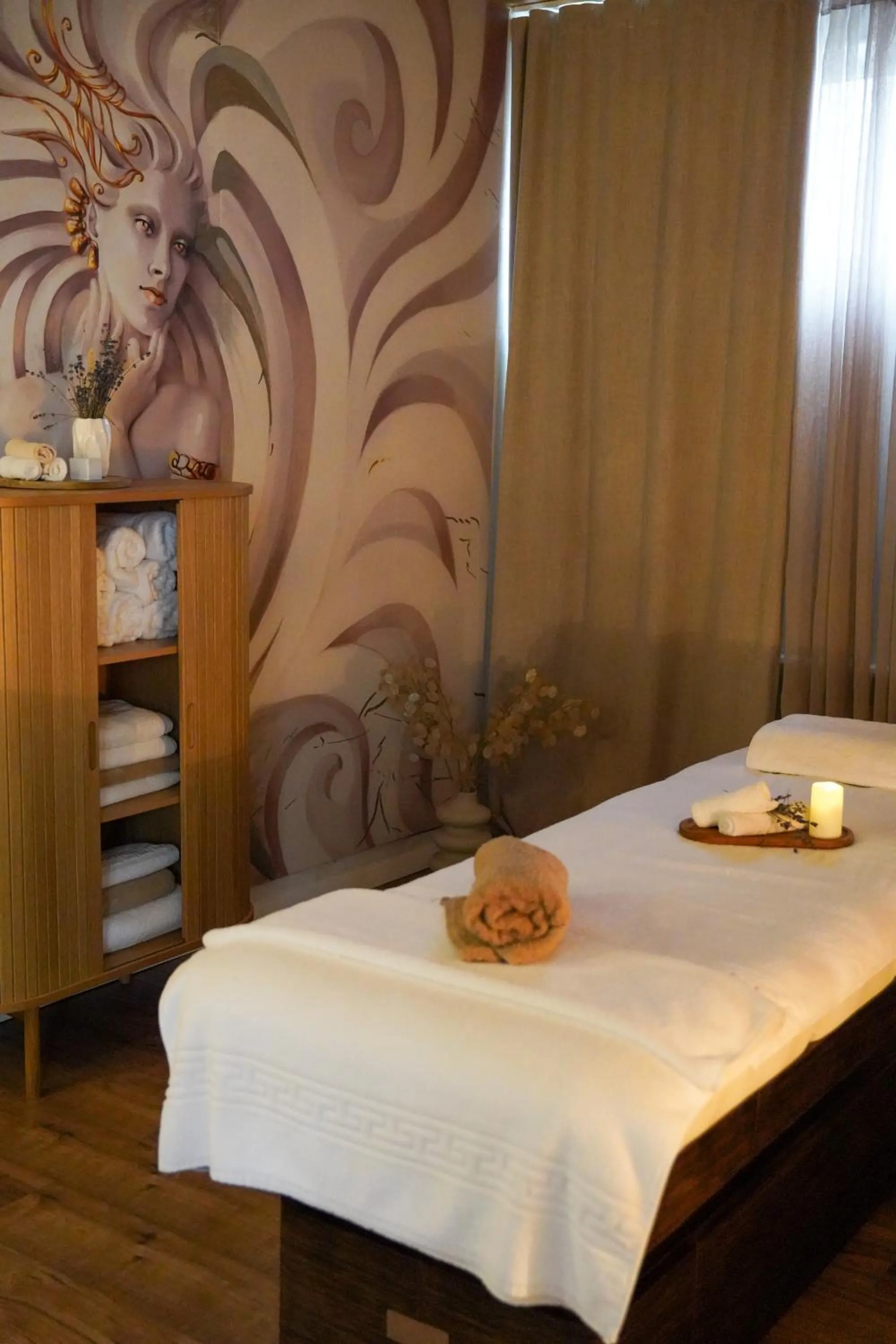 Bed in Caprioara Spa&Wellness Resort