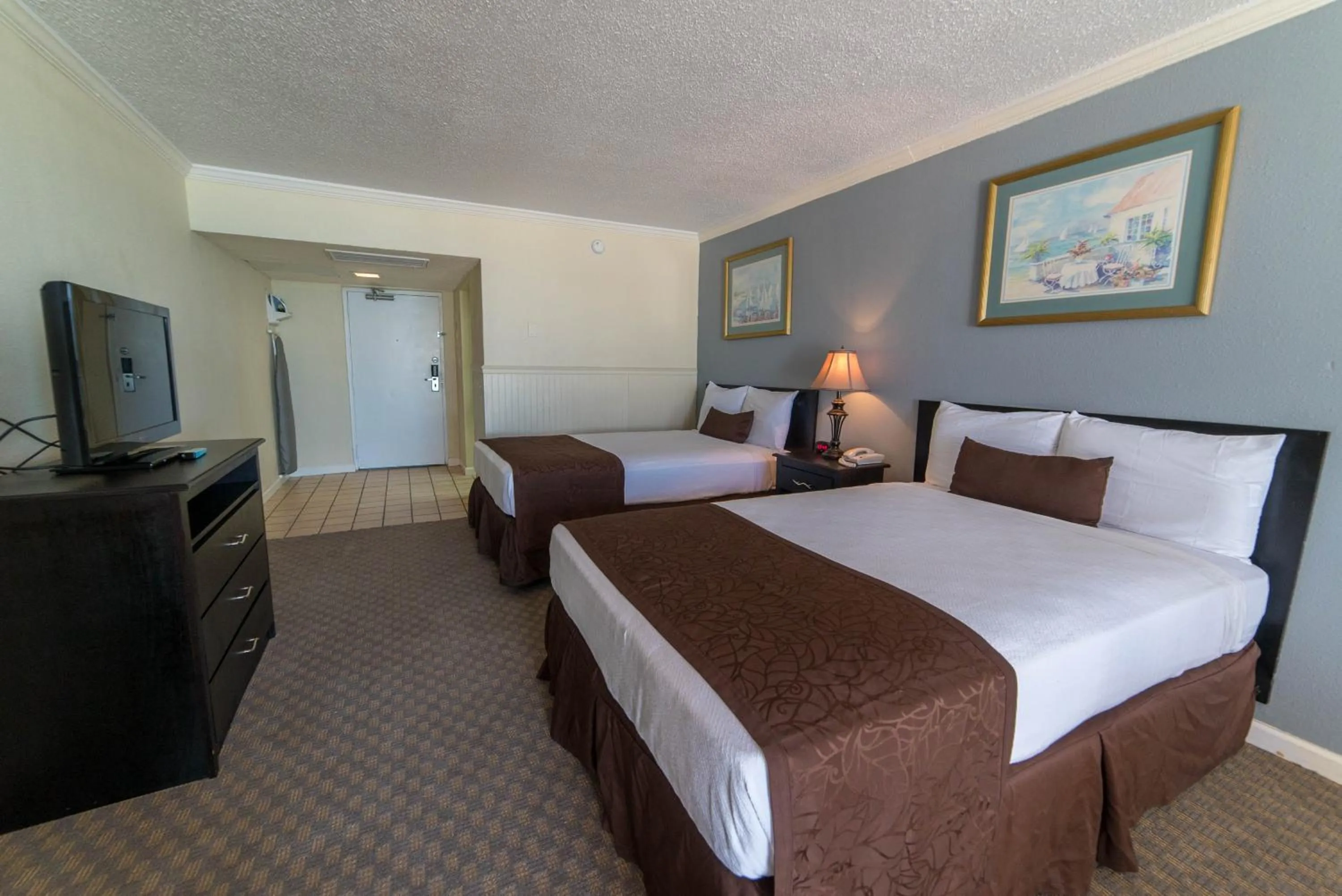 Photo of the whole room, Bed in Seahaven Beach Hotel Panama City Beach