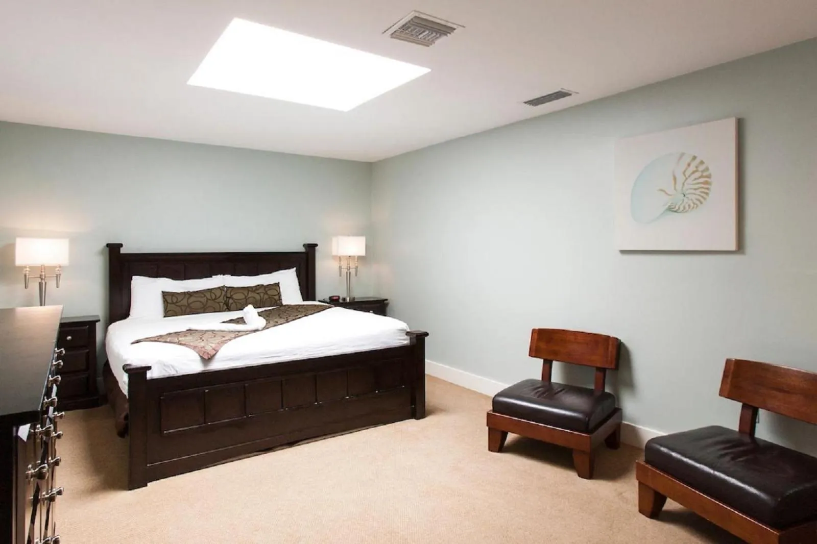 Seating area, Bed in Seahaven Beach Hotel Panama City Beach