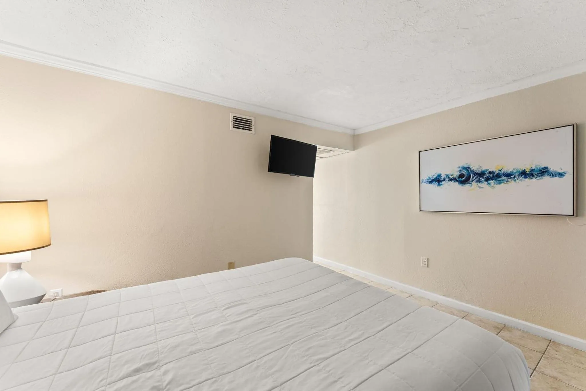 Bedroom, Bed in Seahaven Beach Hotel Panama City Beach