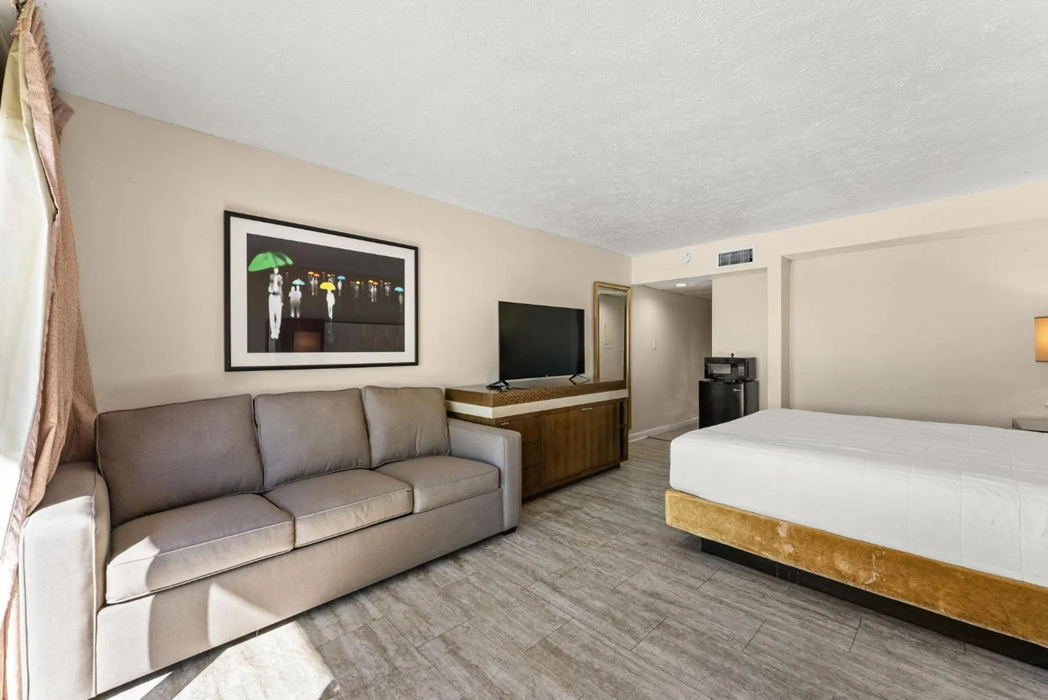 Bedroom, Bed in Seahaven Beach Hotel Panama City Beach