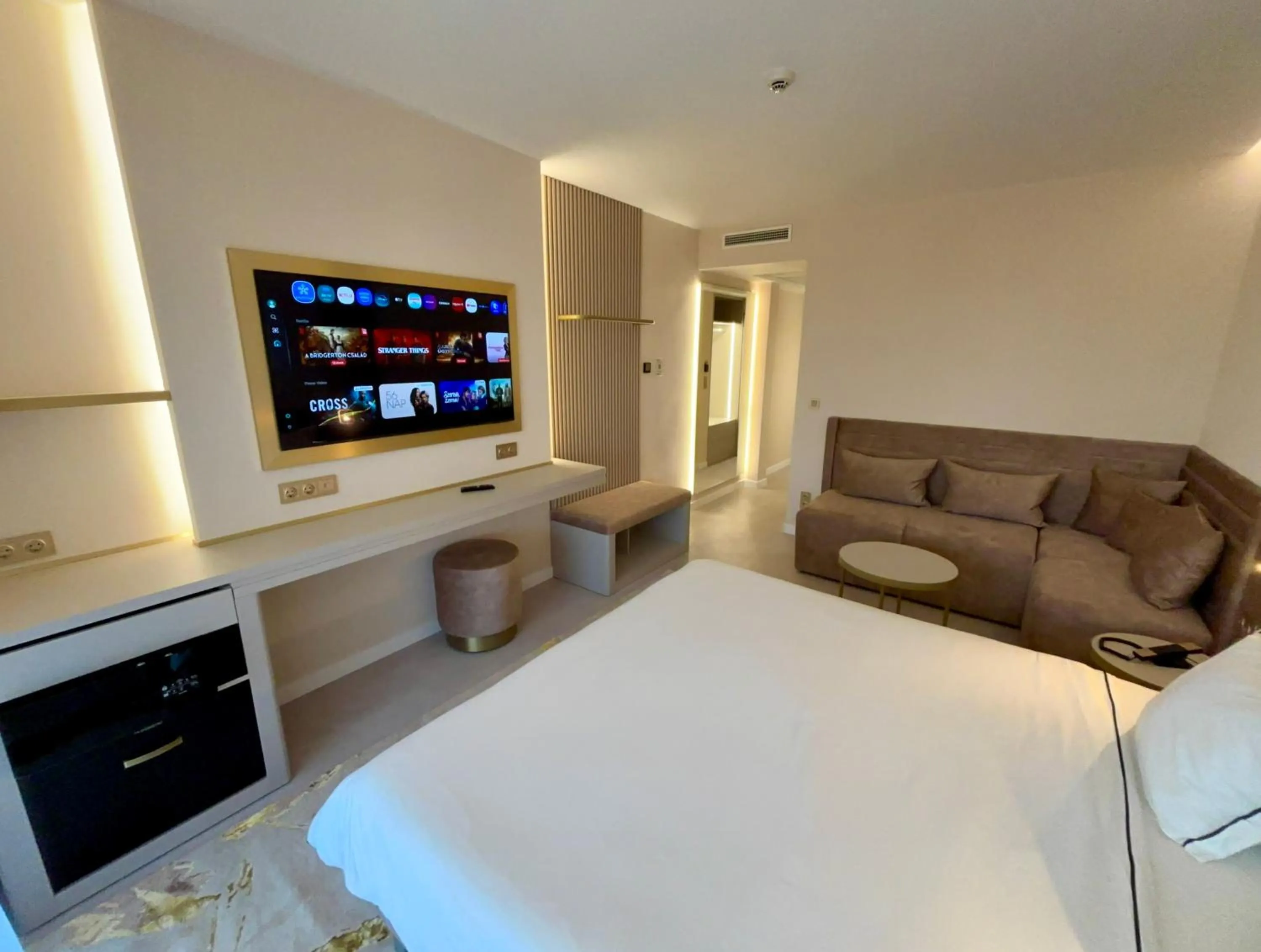 Photo of the whole room, Bed in Belenus Thermalhotel superior