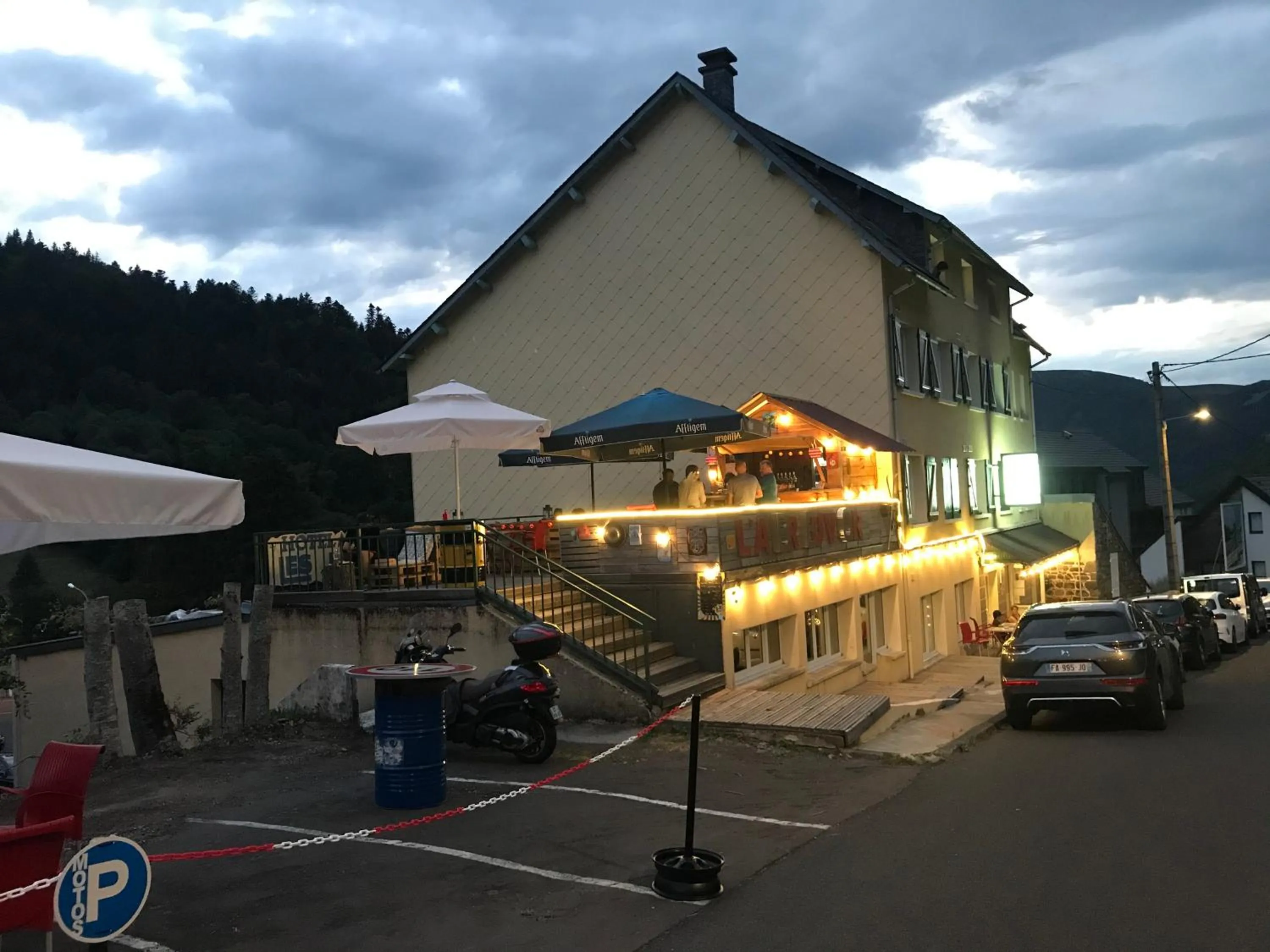 Property building in Hôtel Les Mouflons