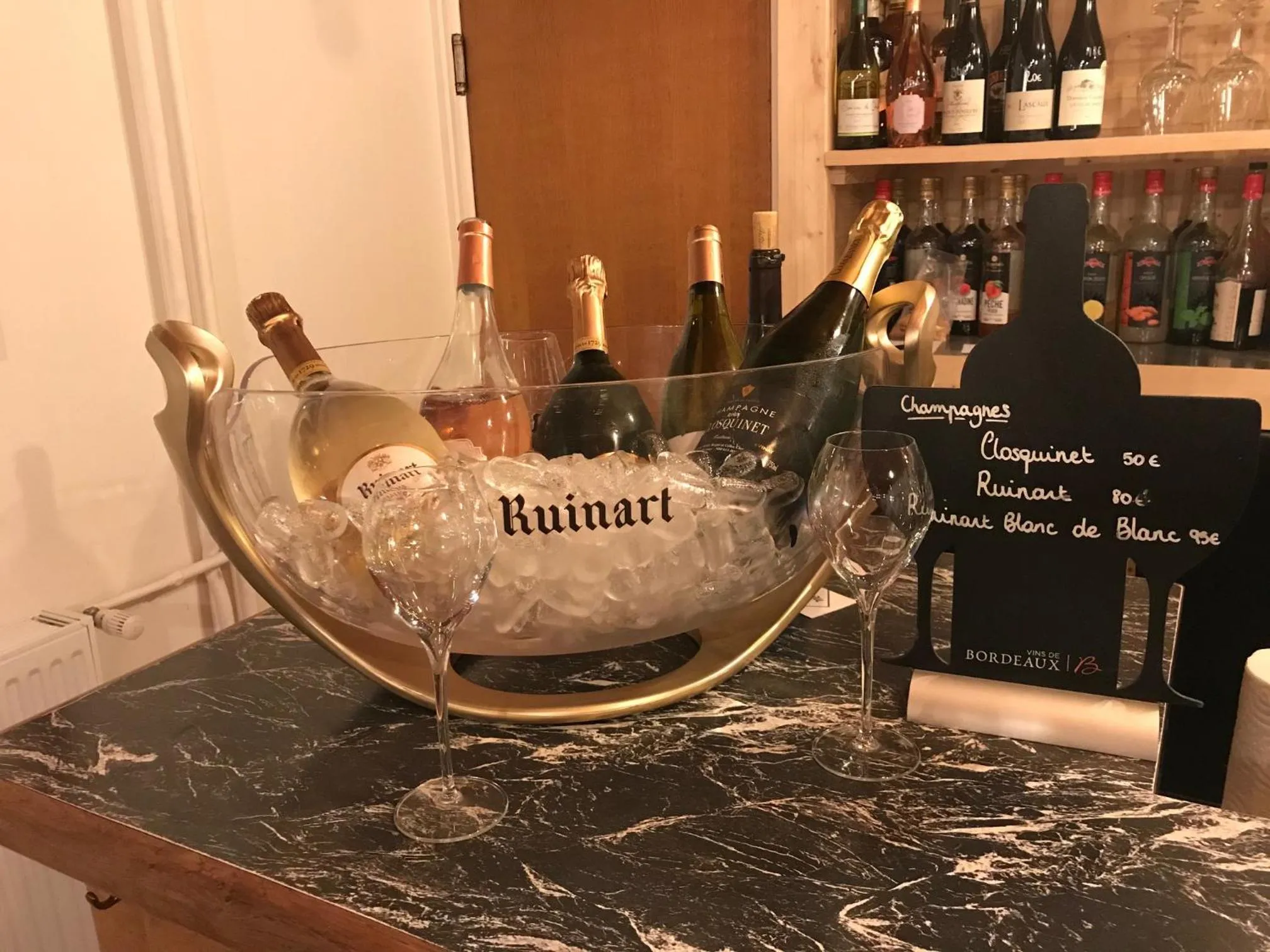 Lounge or bar in Hôtel Les Mouflons