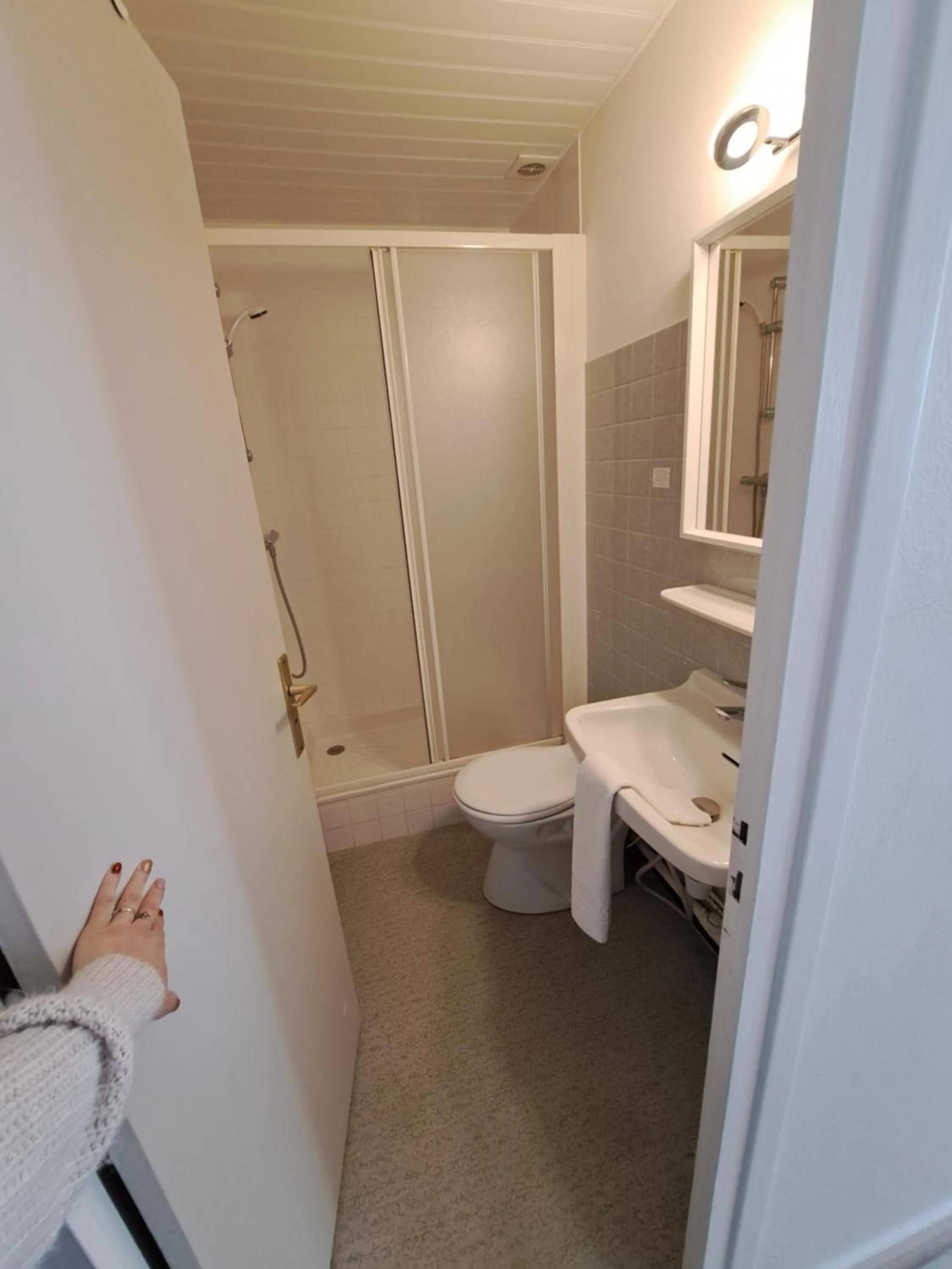 Bathroom in Hôtel Les Mouflons