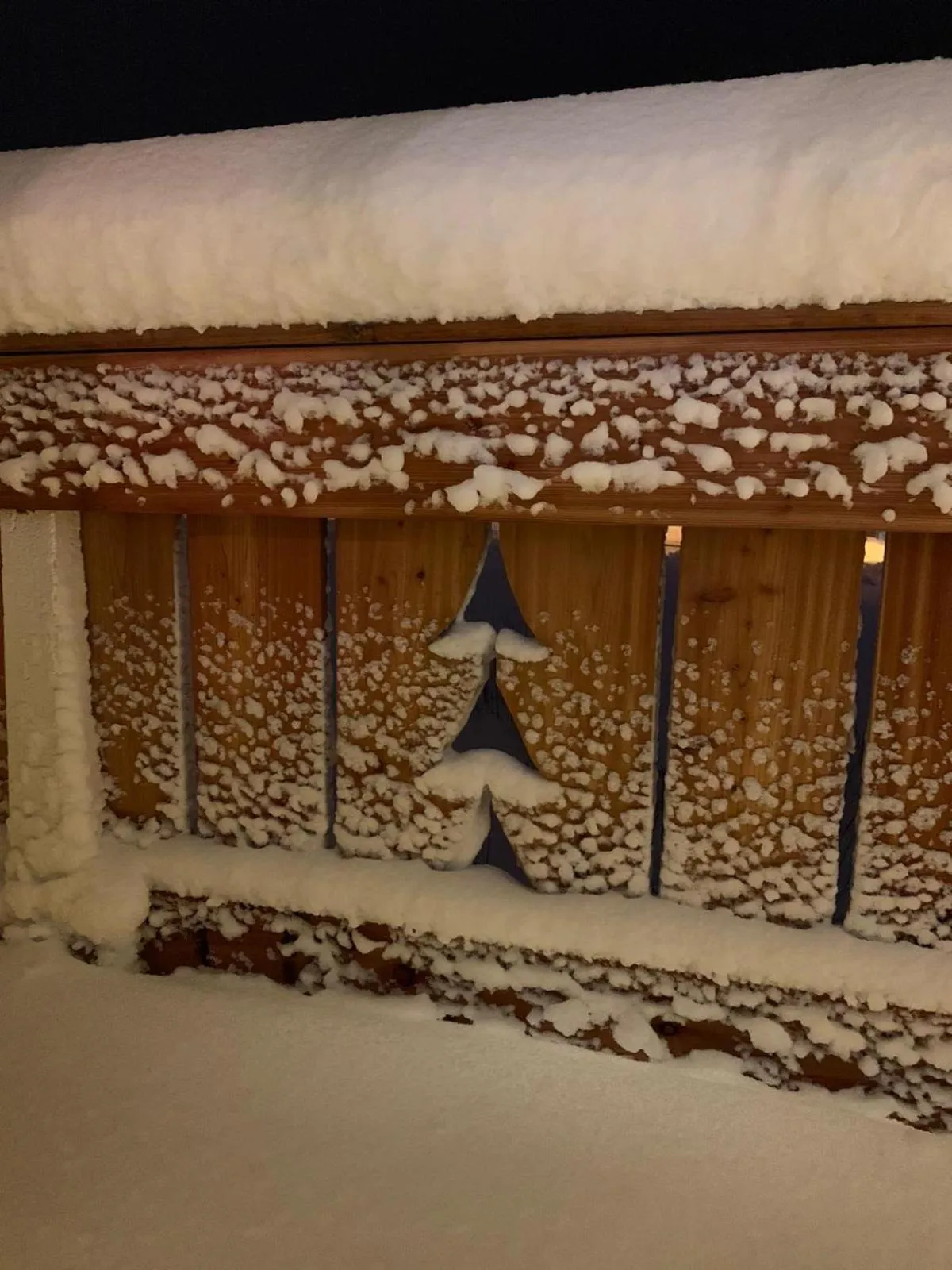 Night in Hôtel Les Mouflons