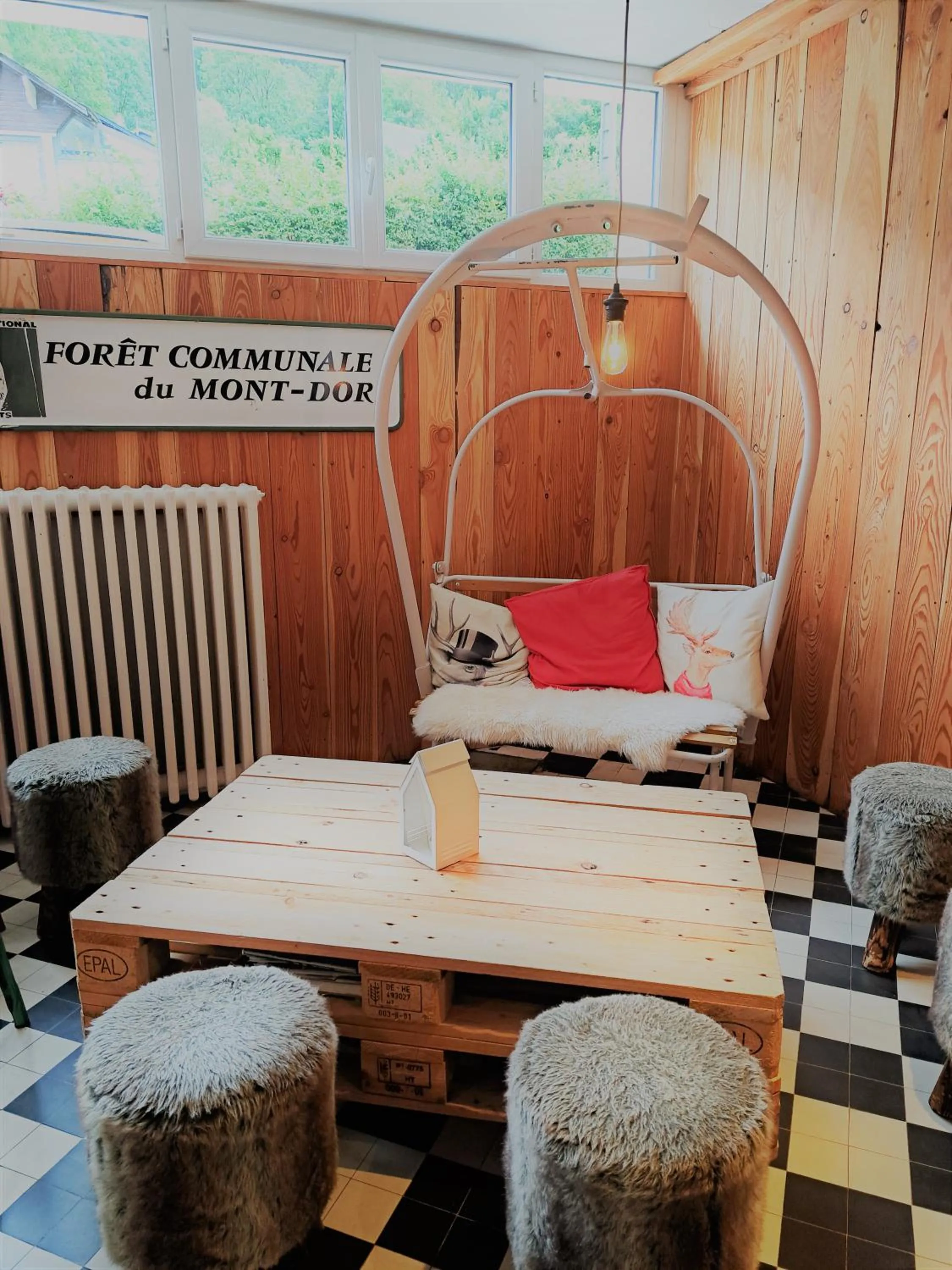 Living room in Hôtel Les Mouflons