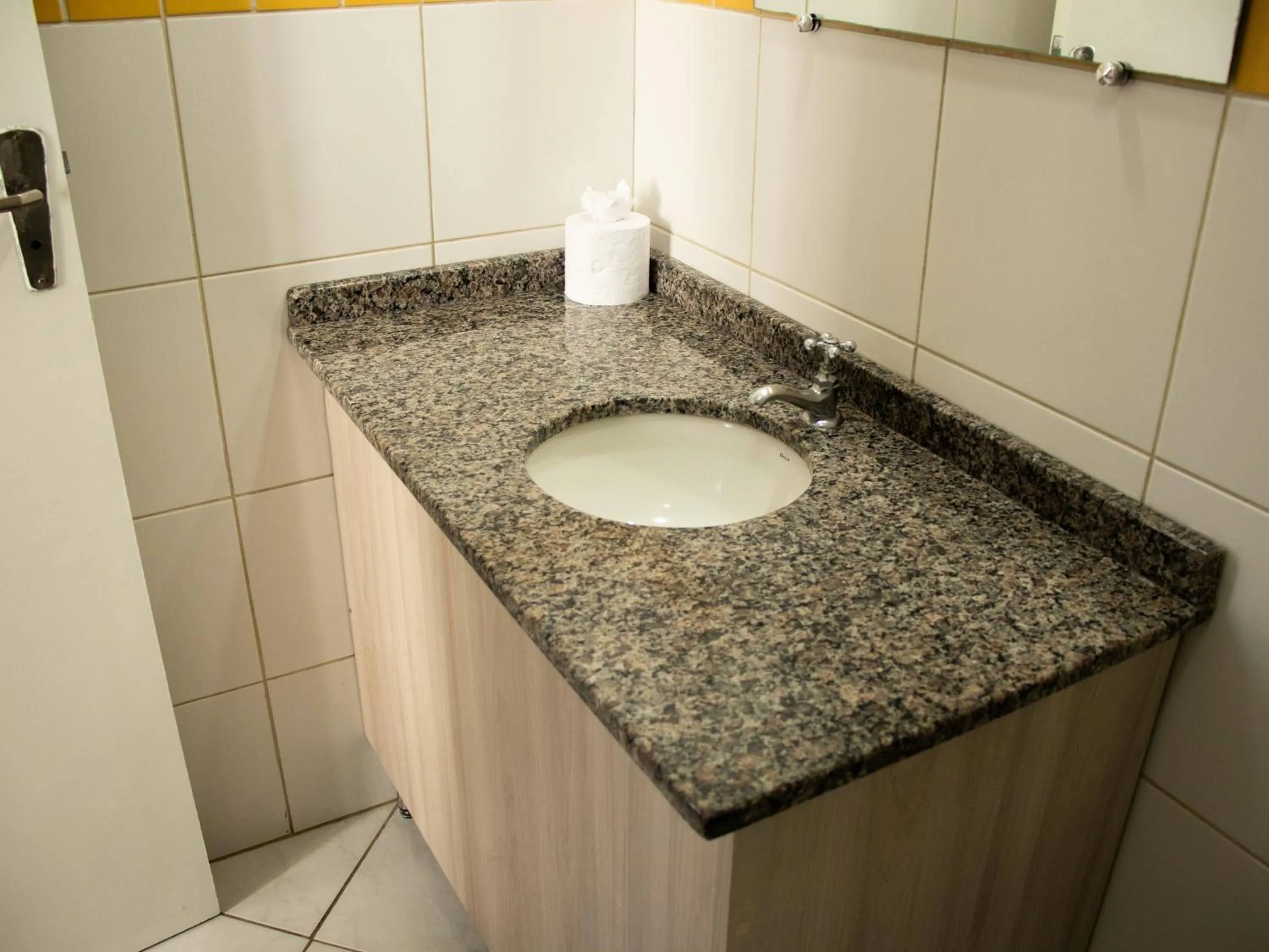 Bathroom in Hotel Villa Souza Ltda