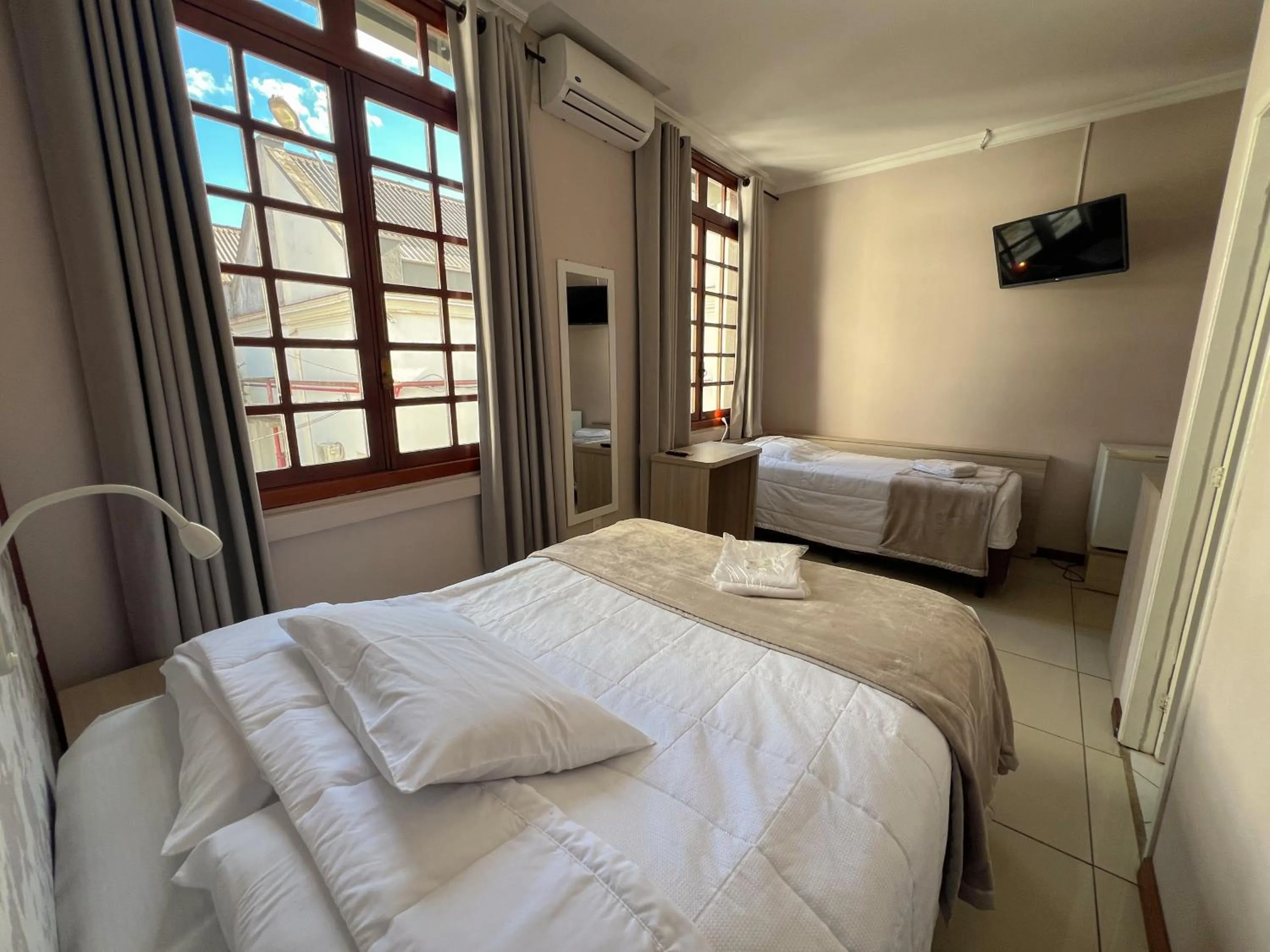 Photo of the whole room, Bed in Hotel Villa Souza Ltda