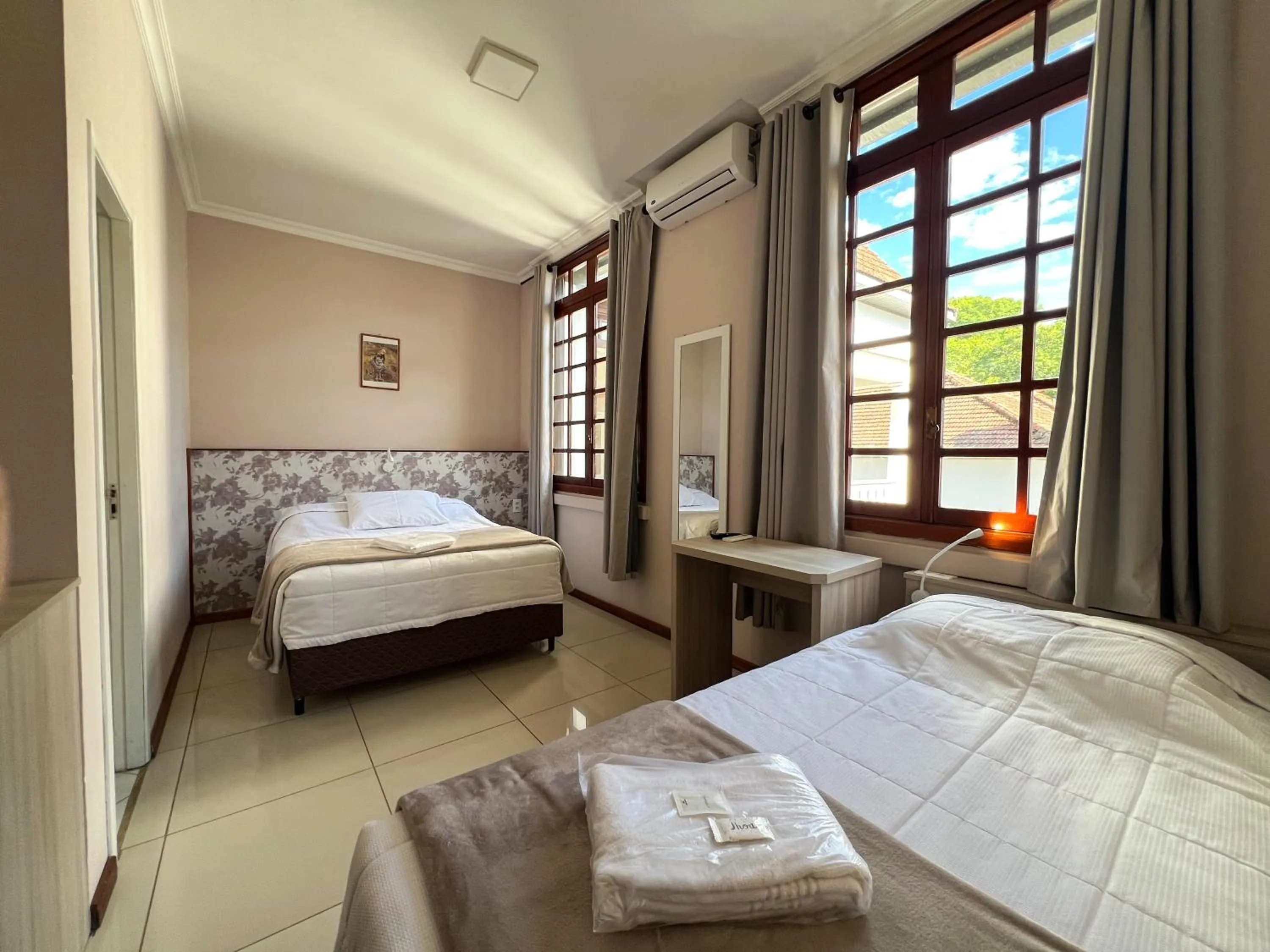 Photo of the whole room, Bed in Hotel Villa Souza Ltda
