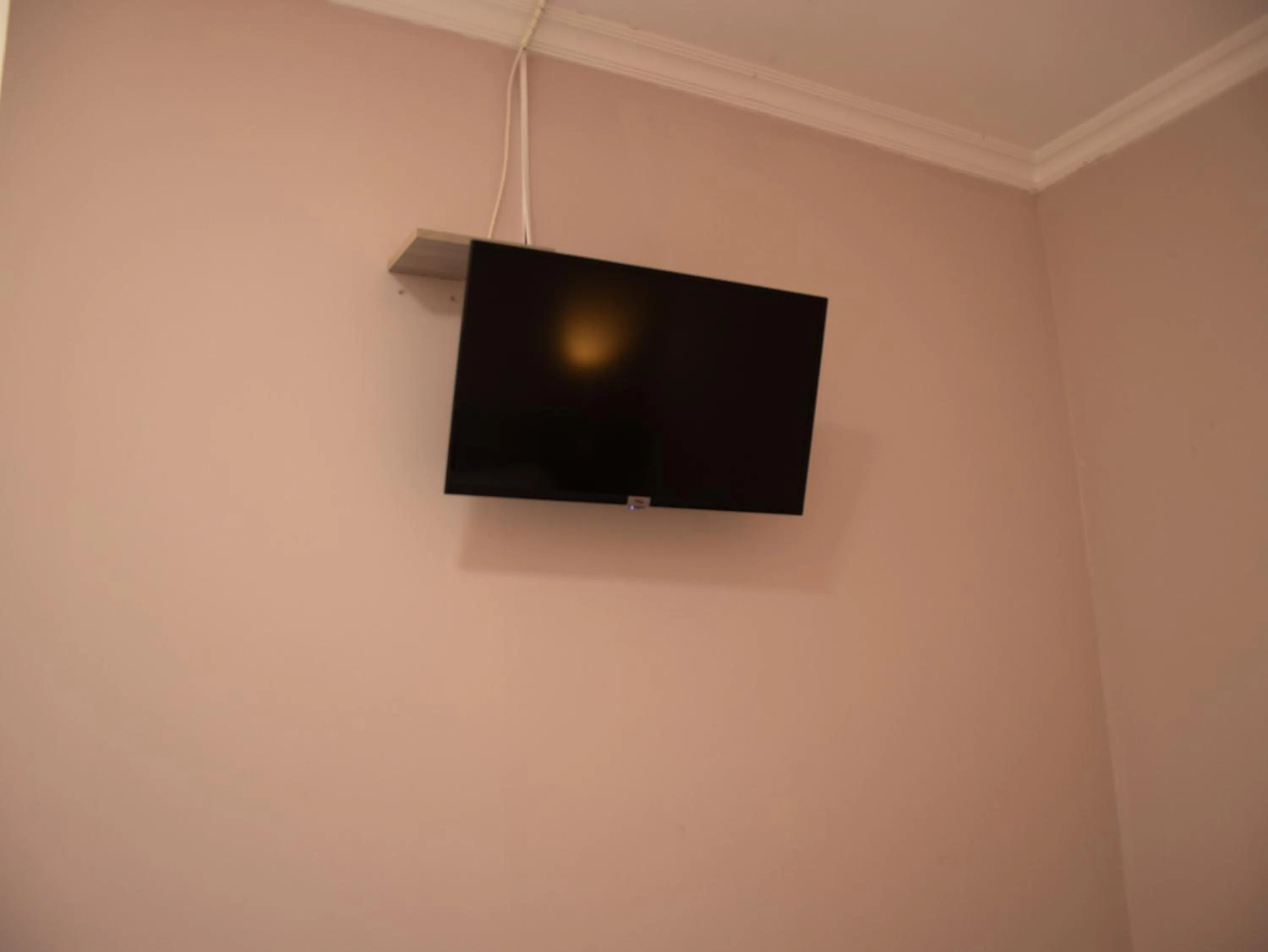 TV and multimedia in Hotel Villa Souza Ltda