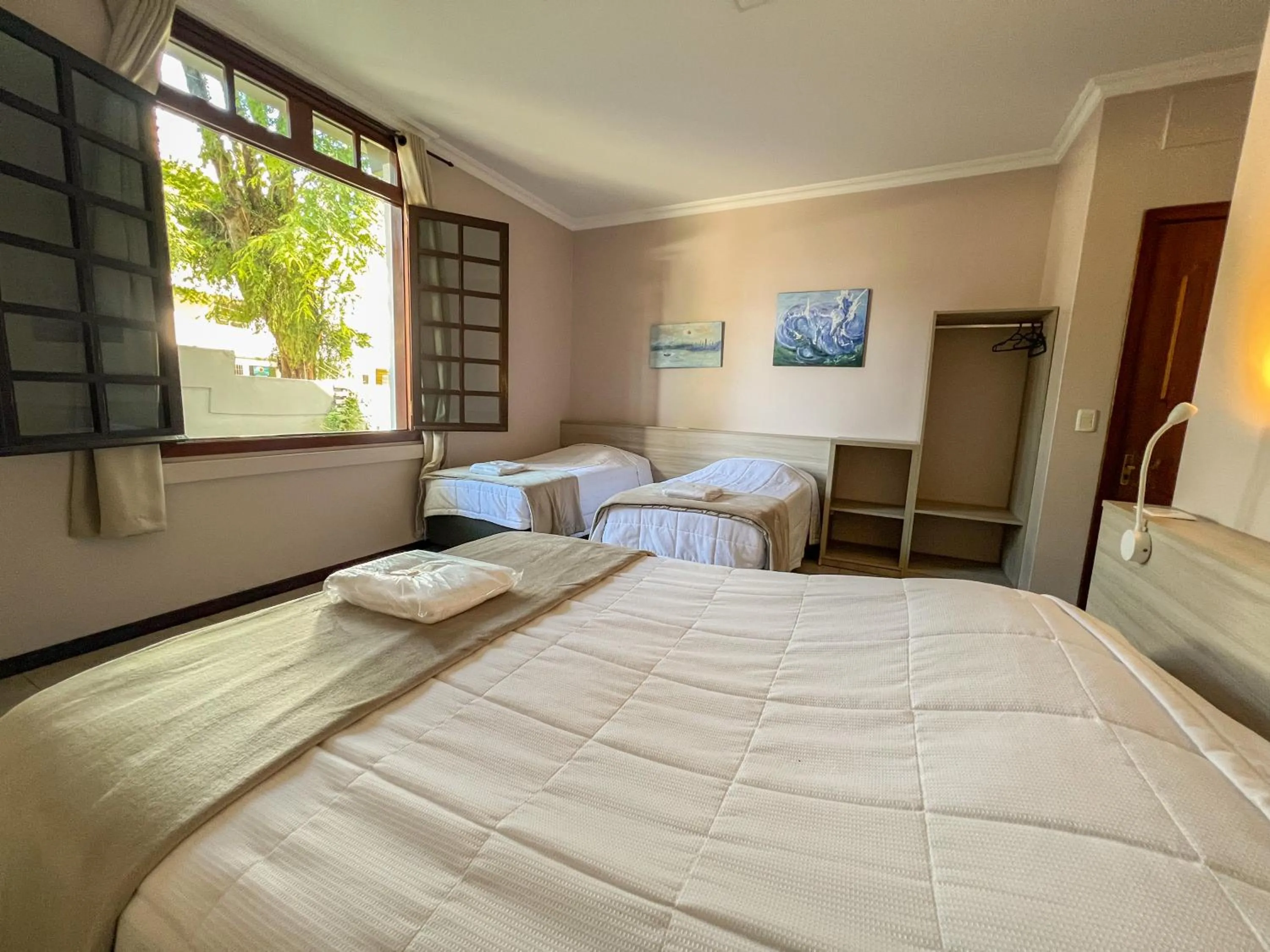 Photo of the whole room, Bed in Hotel Villa Souza Ltda