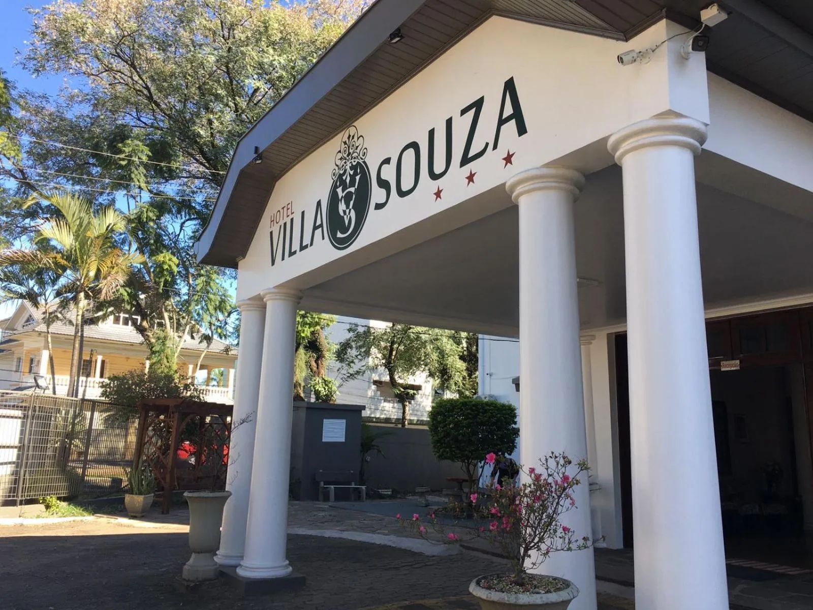 Facade/entrance in Hotel Villa Souza Ltda