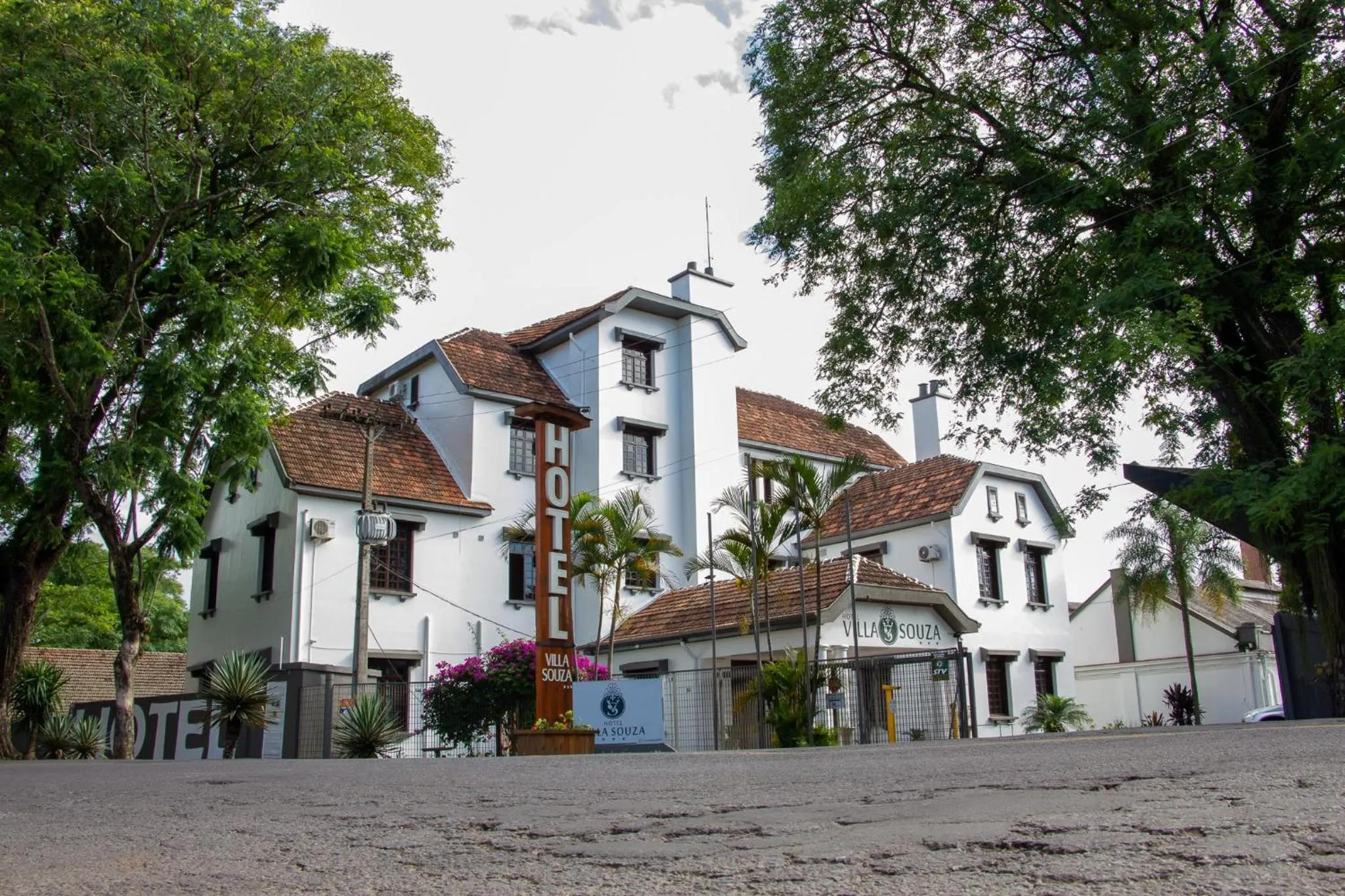 Property building in Hotel Villa Souza Ltda