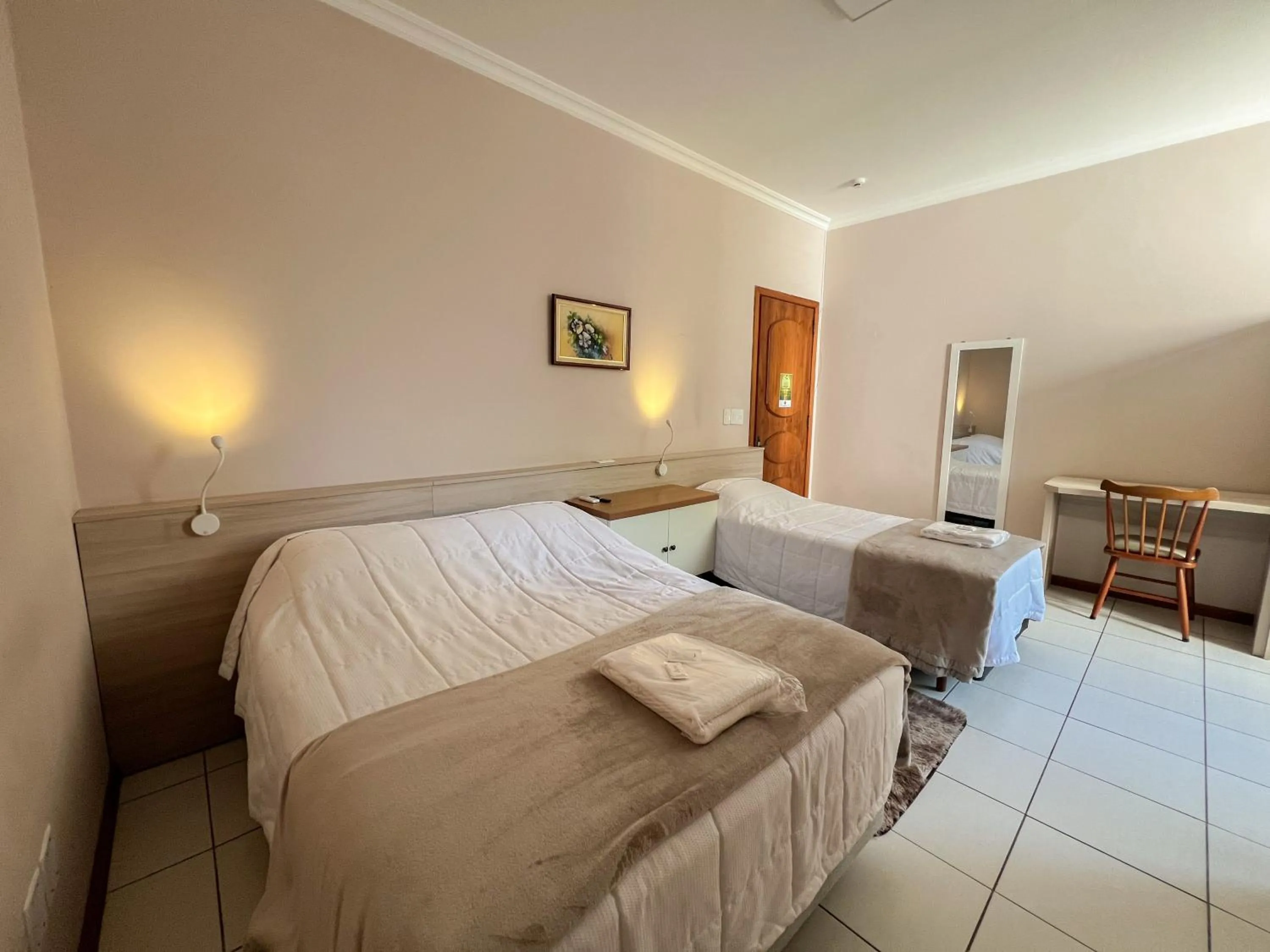 Photo of the whole room, Bed in Hotel Villa Souza Ltda