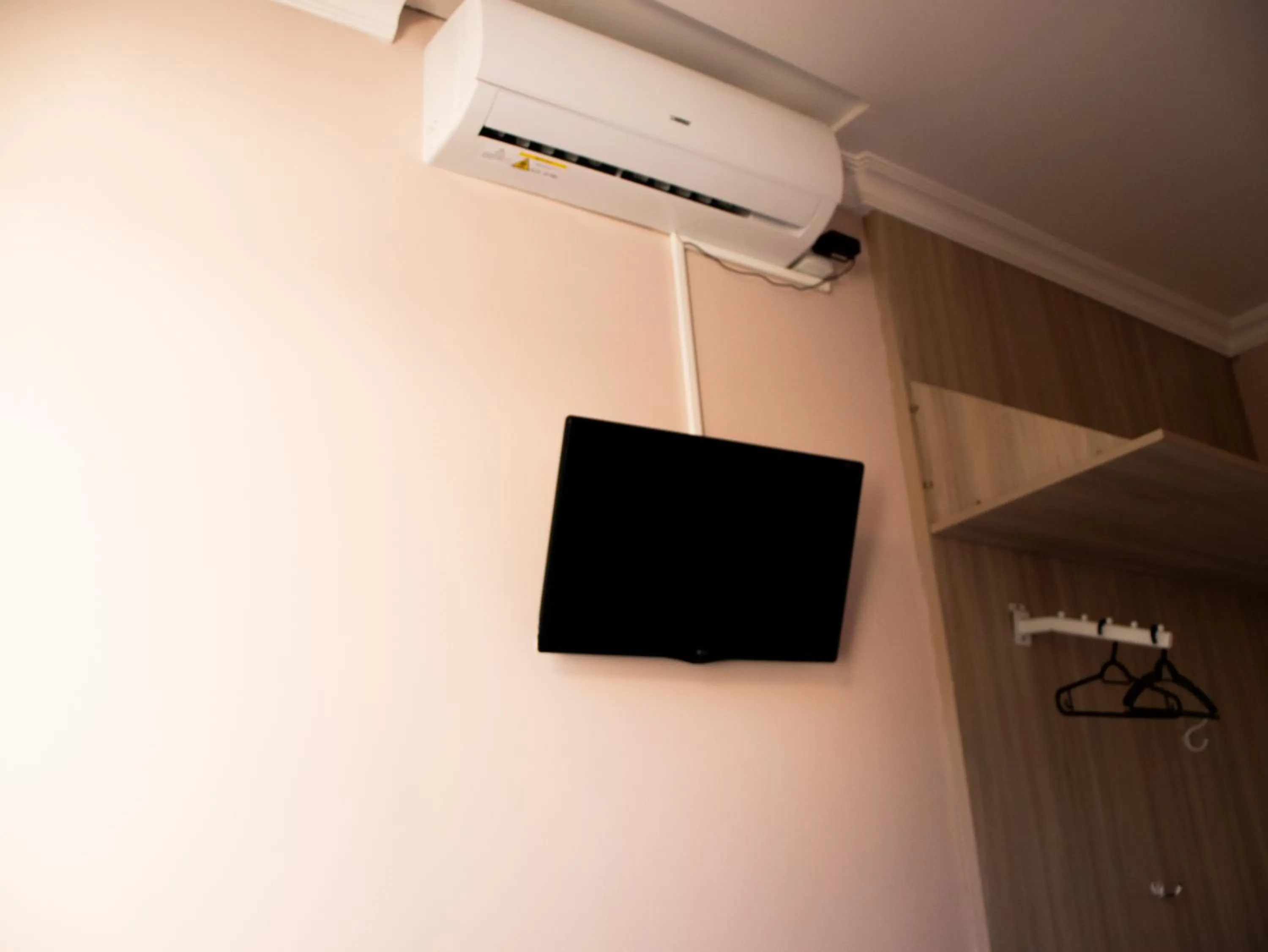 TV and multimedia in Hotel Villa Souza Ltda