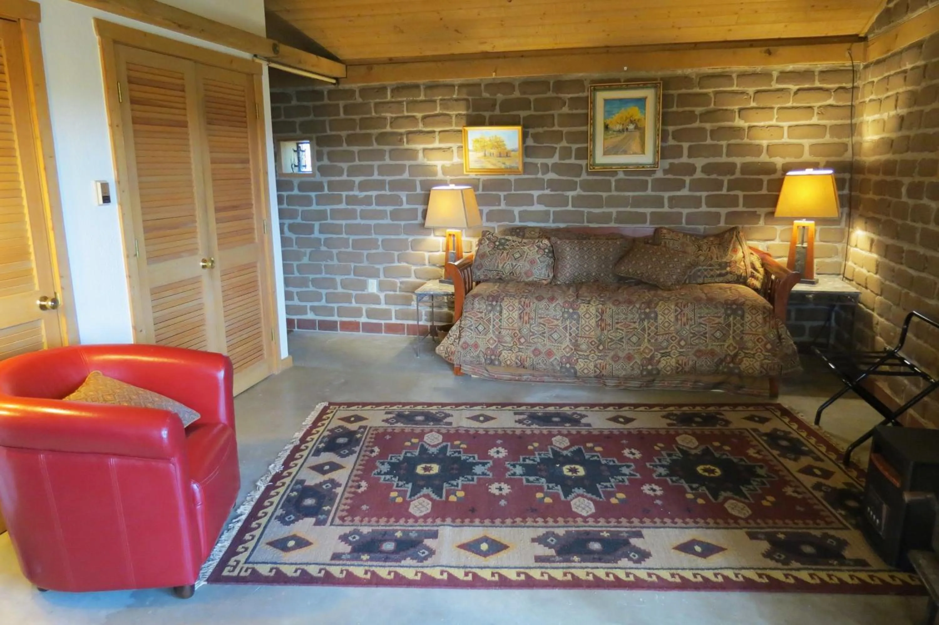 Silver River Adobe Inn Bed and Breakfast