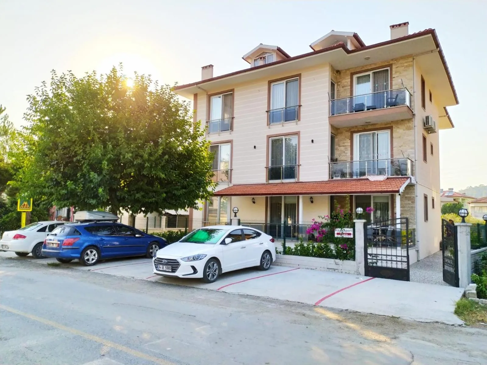 Kaya House Daily Flat