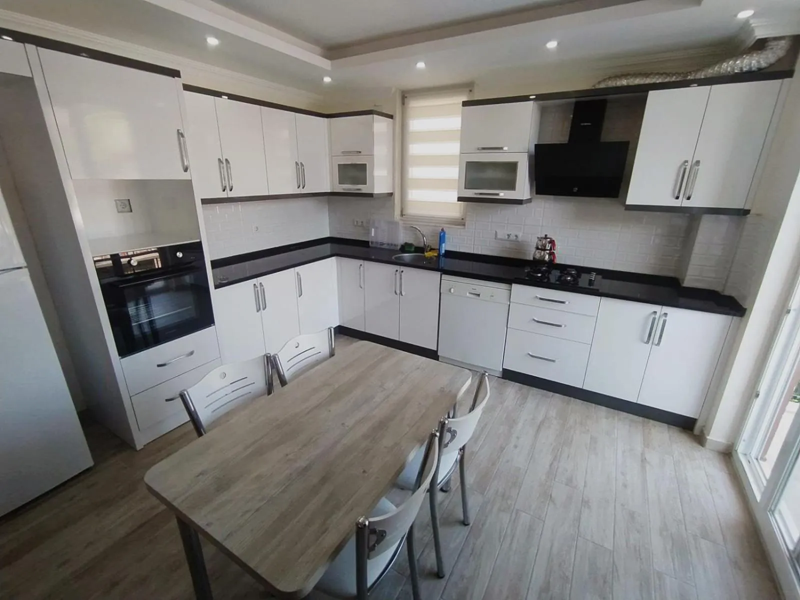 Kitchen or kitchenette in Kaya House Daily Flat