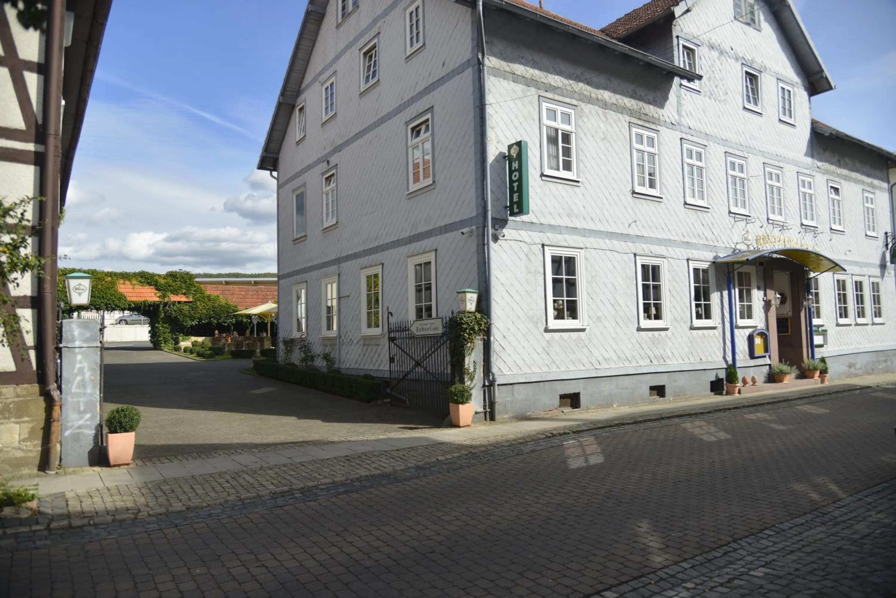 Property building in Hotel Zur Stadt Cassel