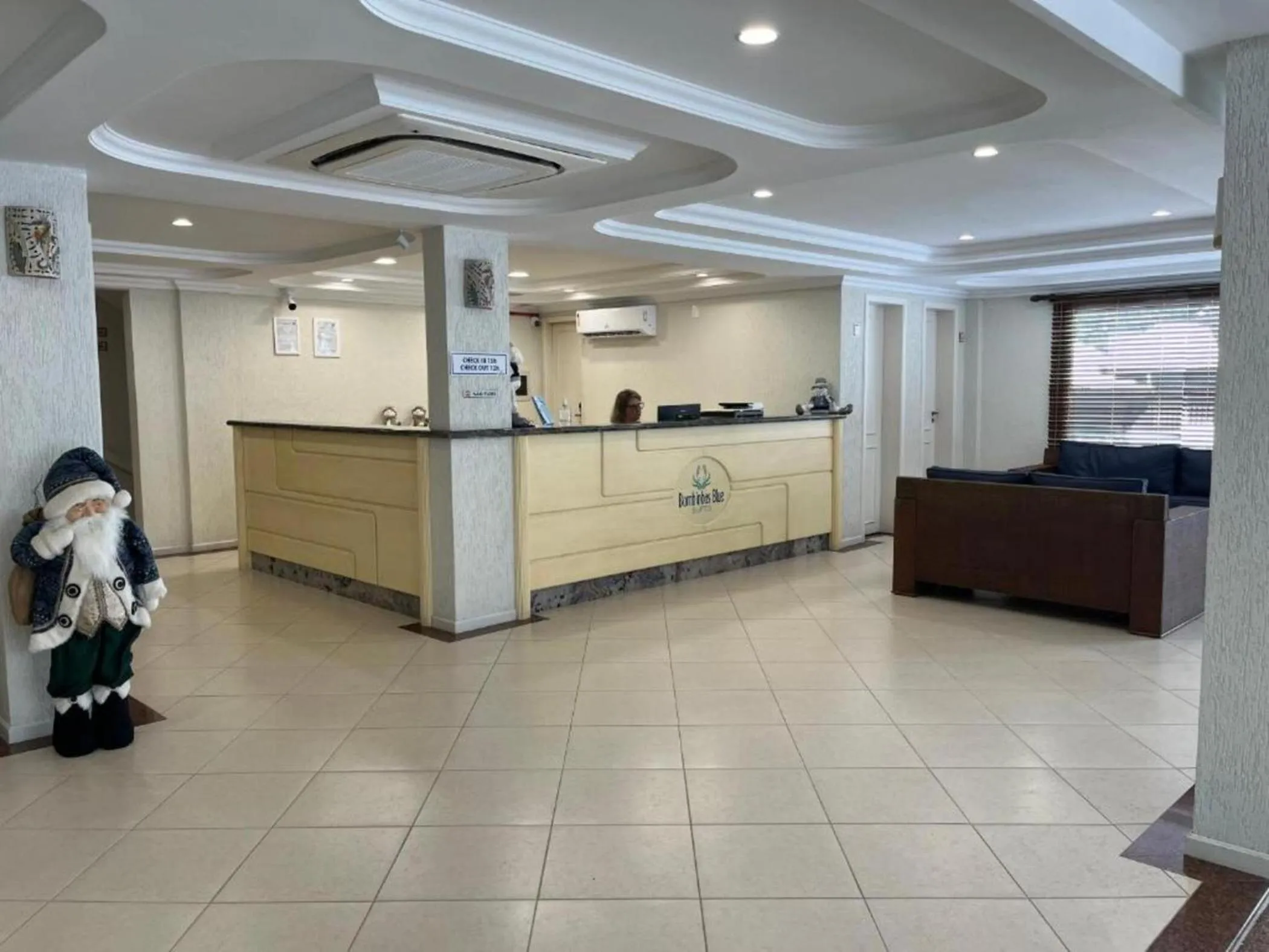 Lobby or reception in Bombinhas Blue Suítes