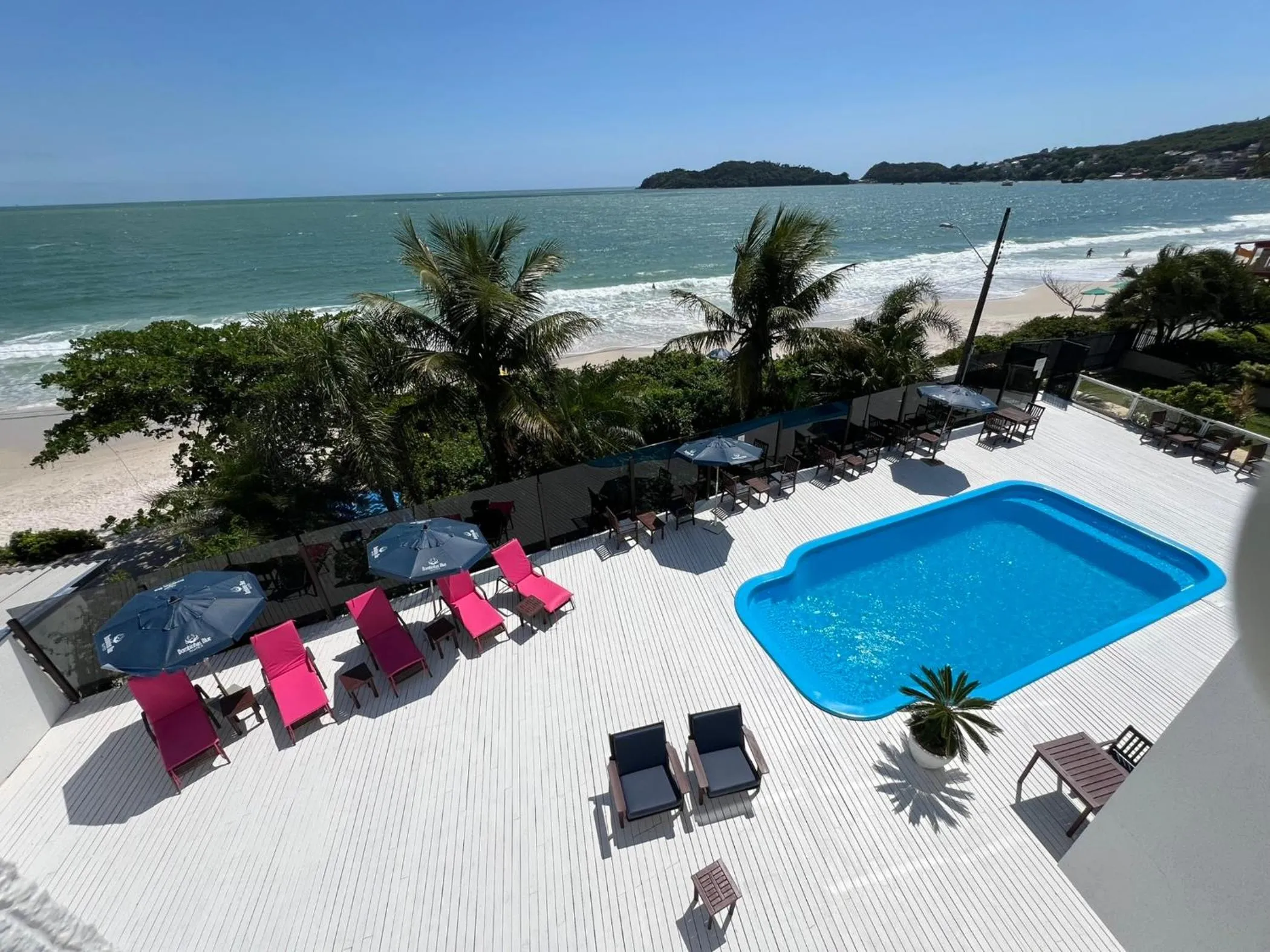 Day in Bombinhas Blue Suítes