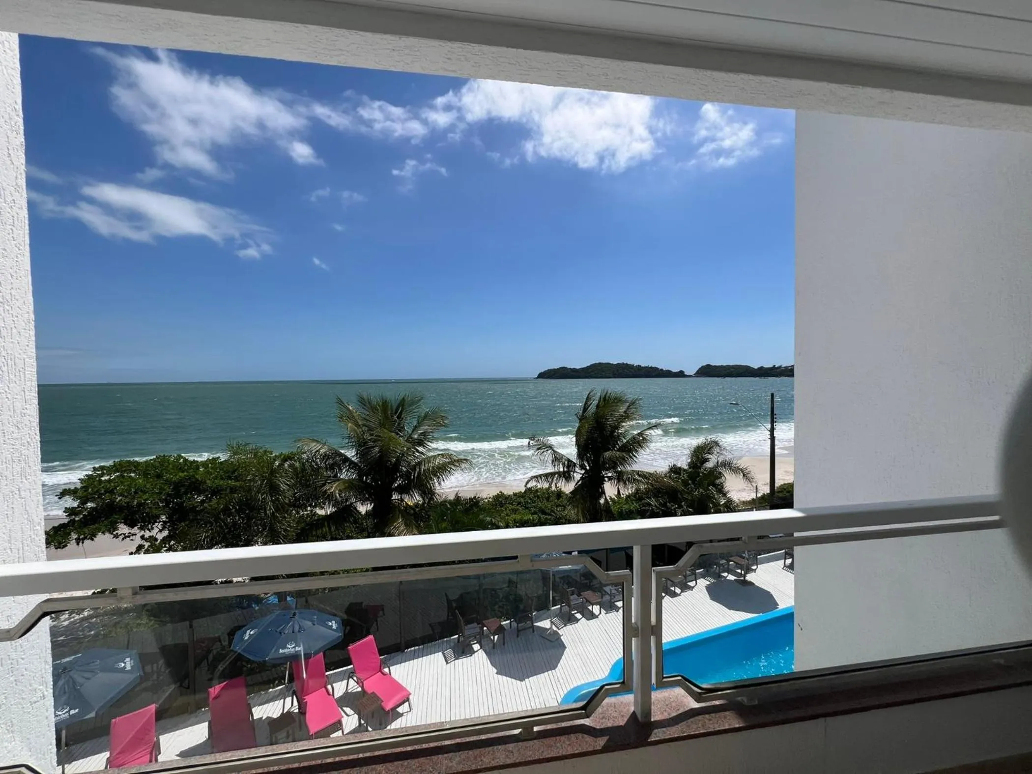 Day in Bombinhas Blue Suítes