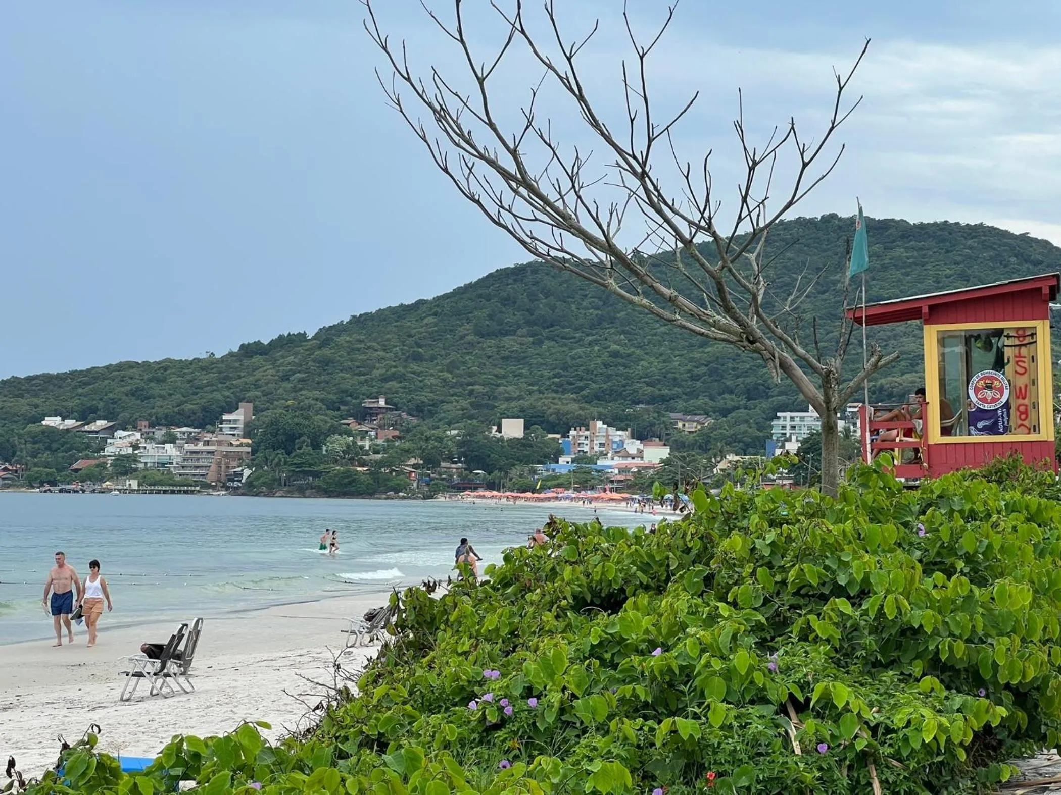 Beach in Bombinhas Blue Suítes