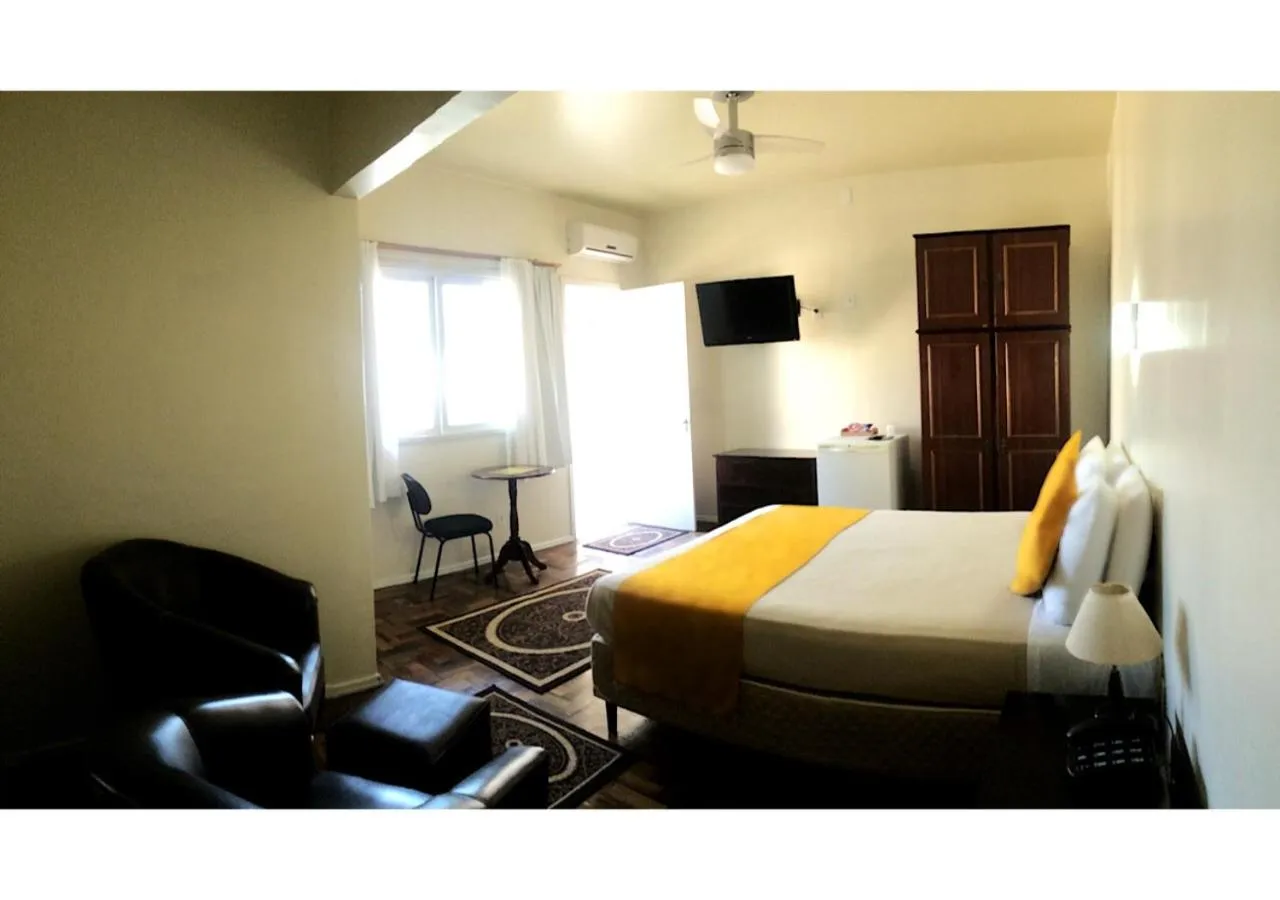 Photo of the whole room in Hotel Ibiá