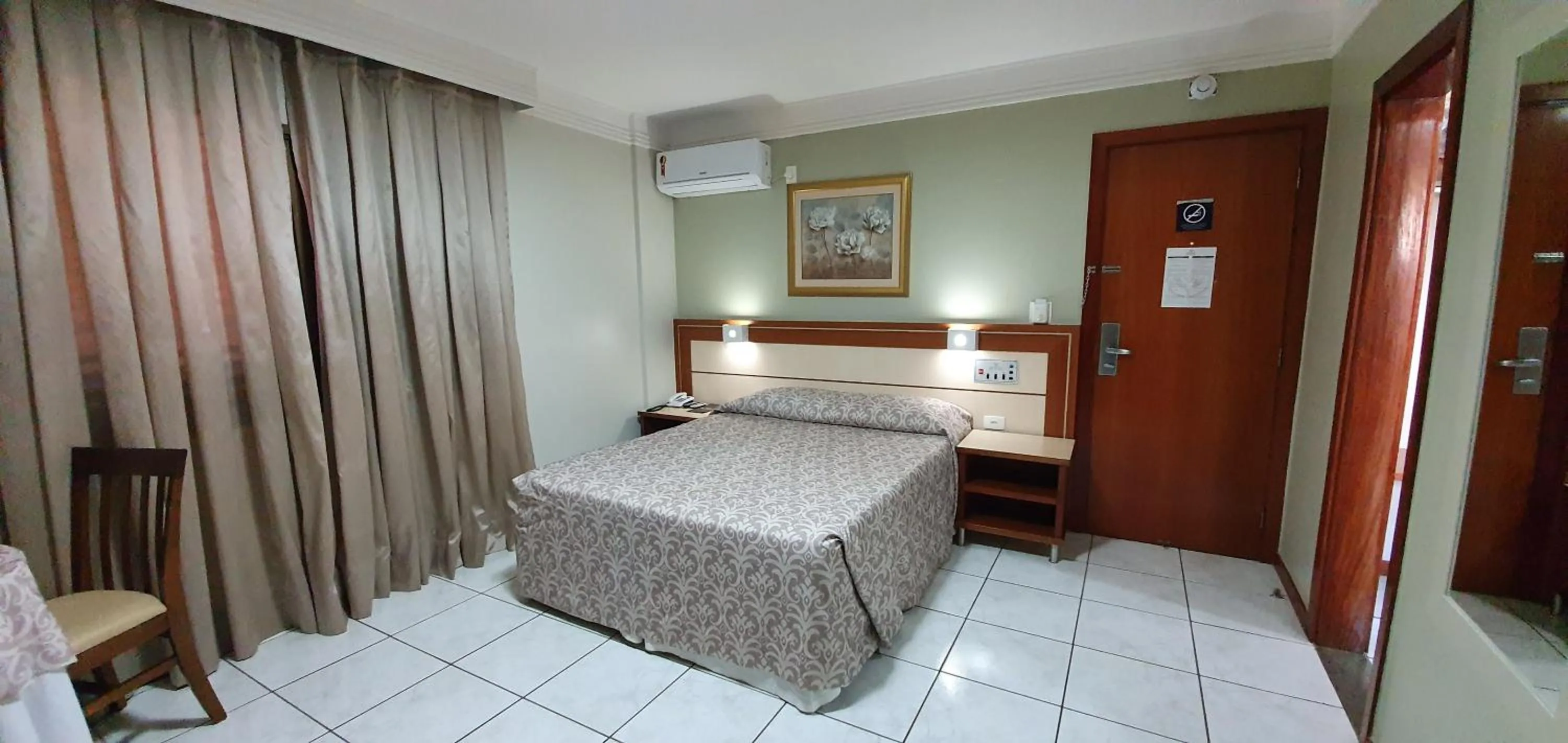 Photo of the whole room, Bed in Brumado Hotel