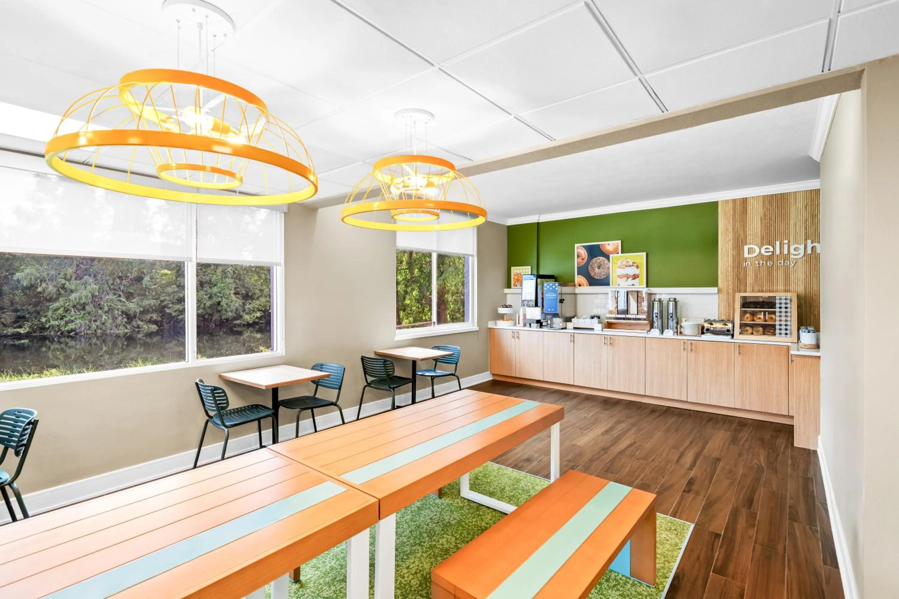 Dining area in Spark by Hilton Orlando near Universal