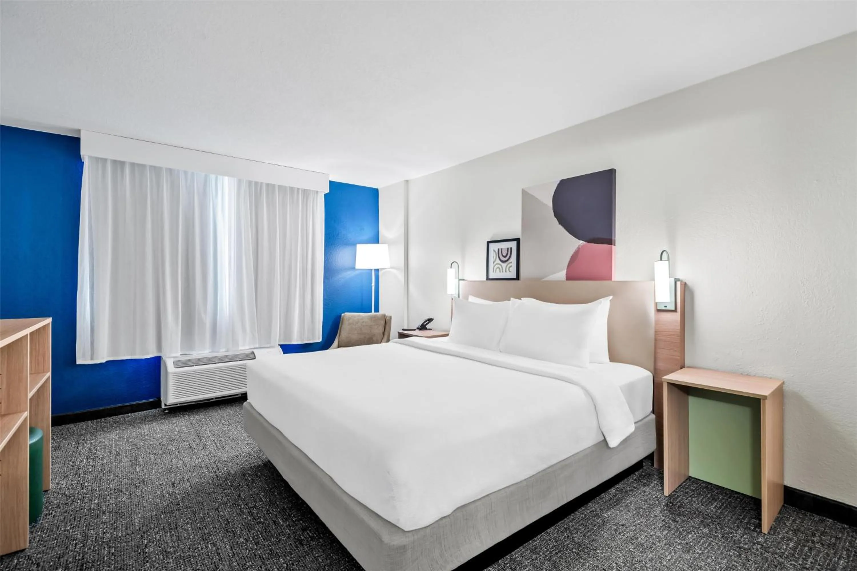 Bed in Spark by Hilton Orlando near Universal