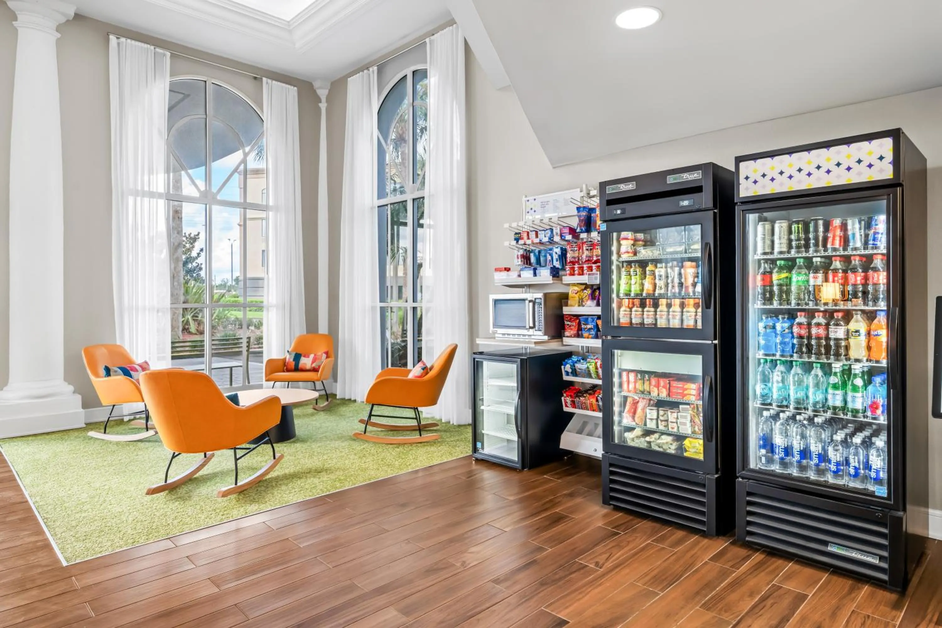 Food and drinks in Spark by Hilton Orlando near Universal