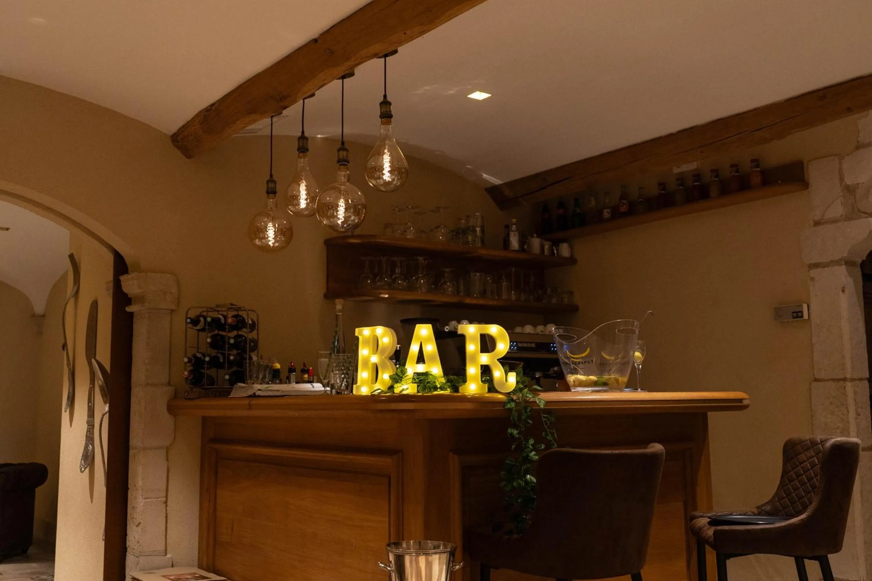 Lounge or bar in LE SOLEIL D'OR