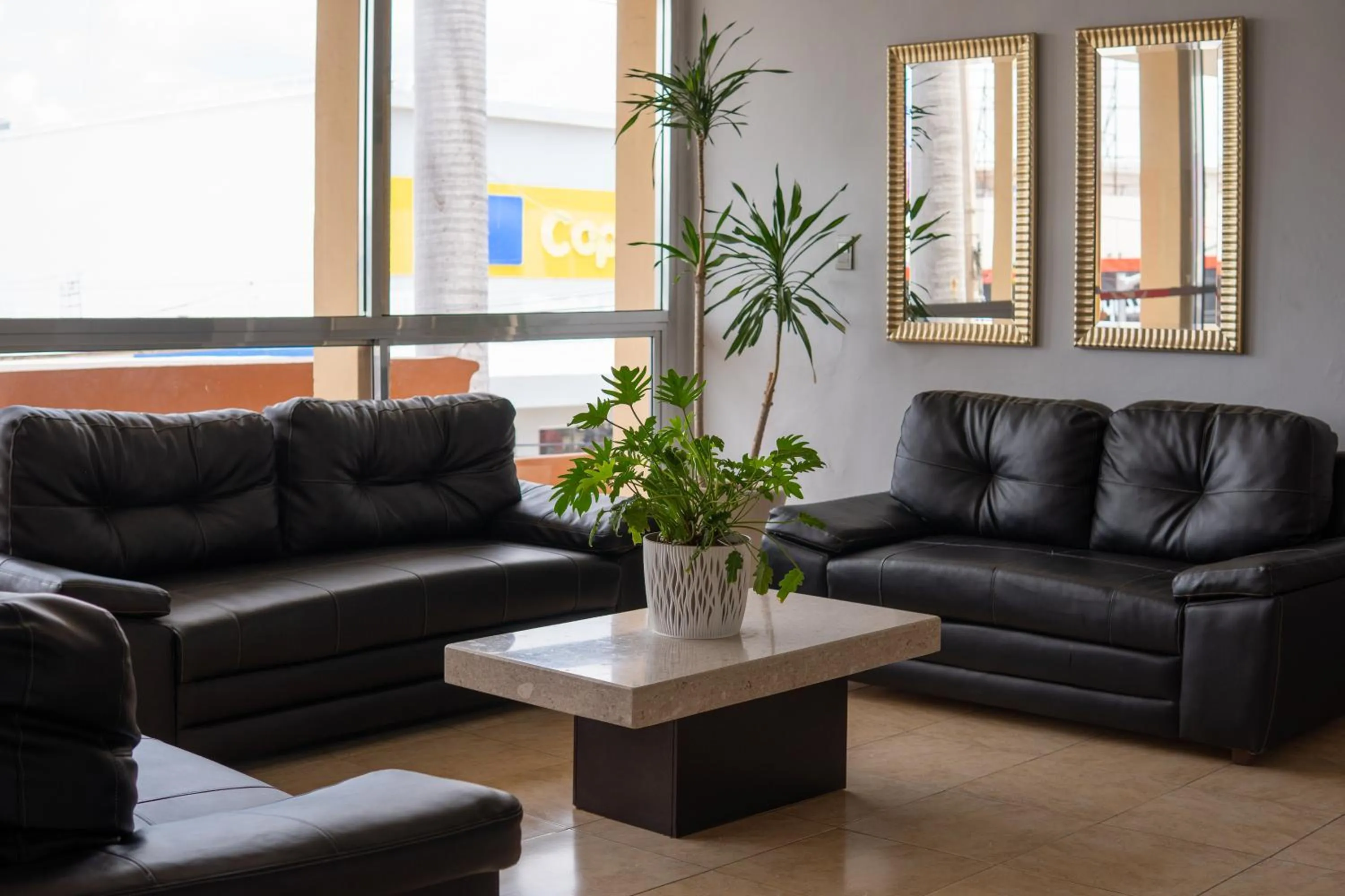 Seating area in Hotel America Centro