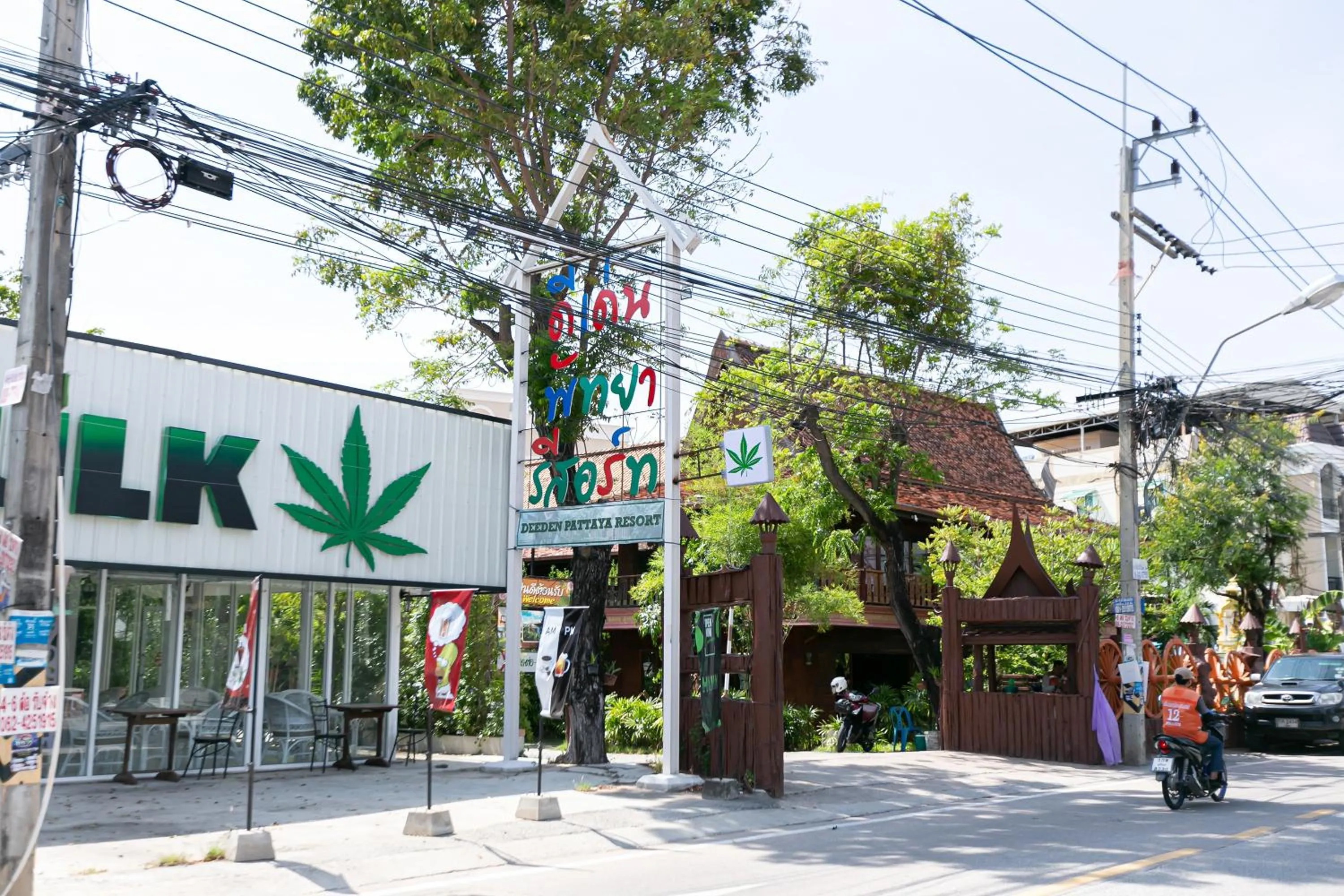 Property building in Deeden Pattaya Resort