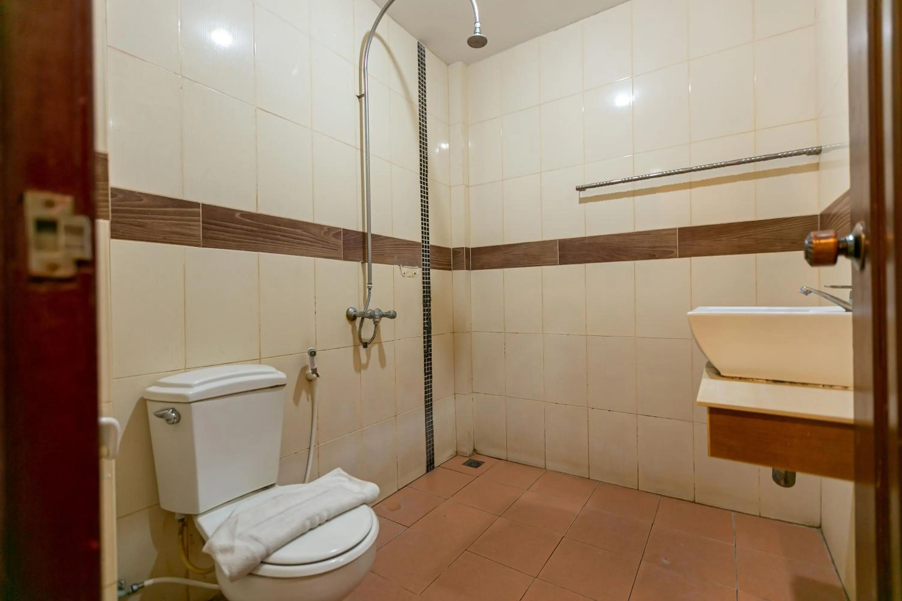 Bathroom in Deeden Pattaya Resort