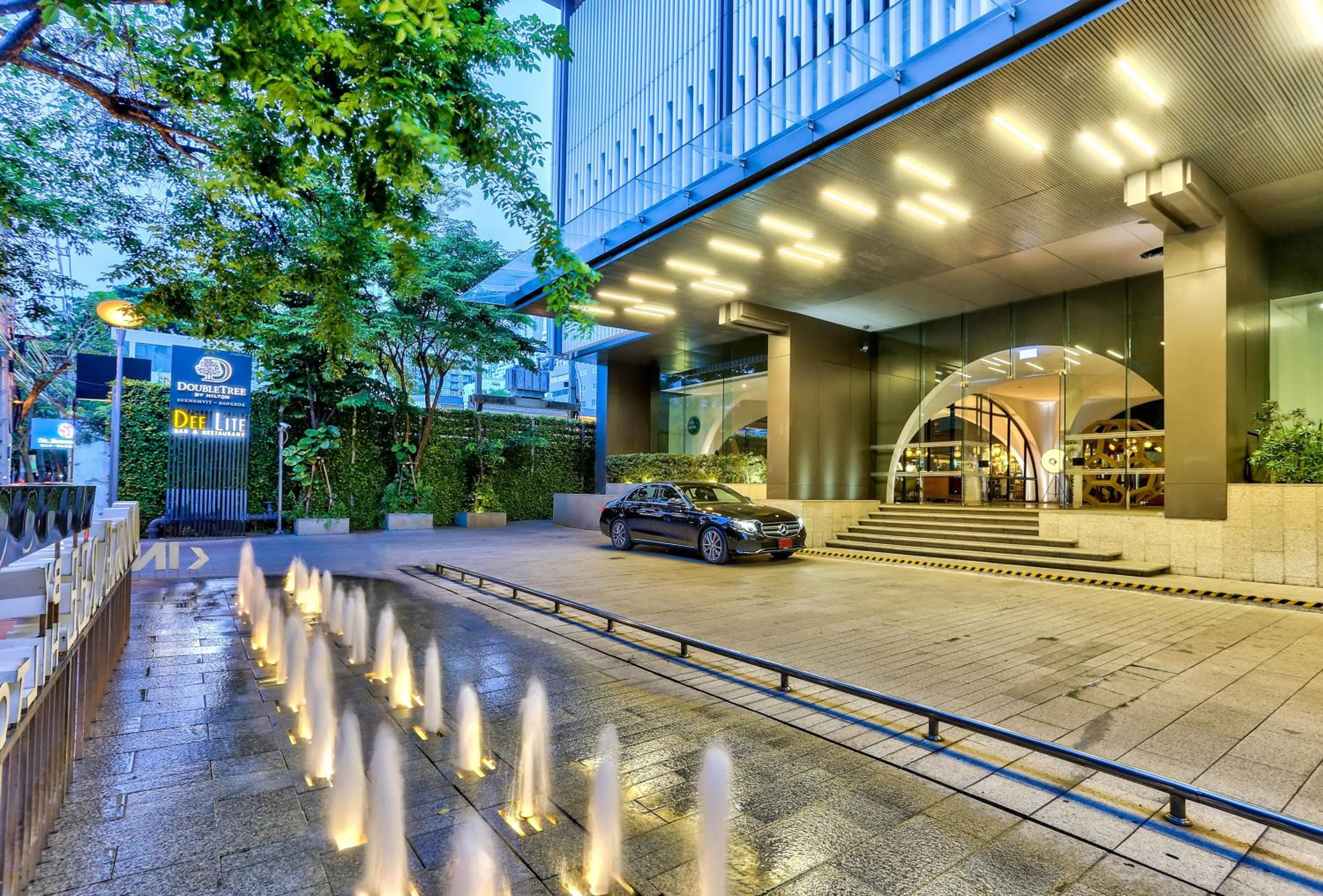 Property building in DoubleTree by Hilton Sukhumvit Bangkok