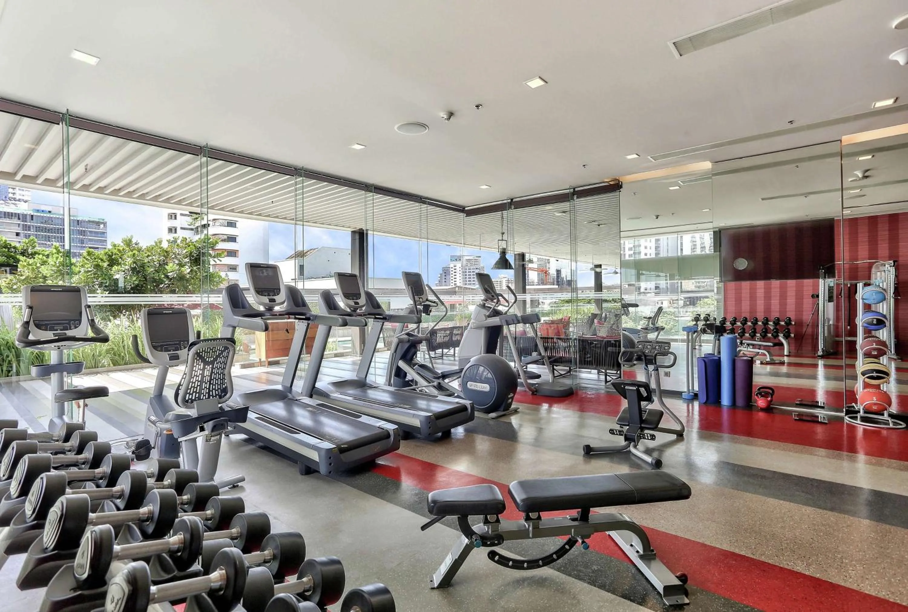 Fitness centre/facilities in DoubleTree by Hilton Sukhumvit Bangkok