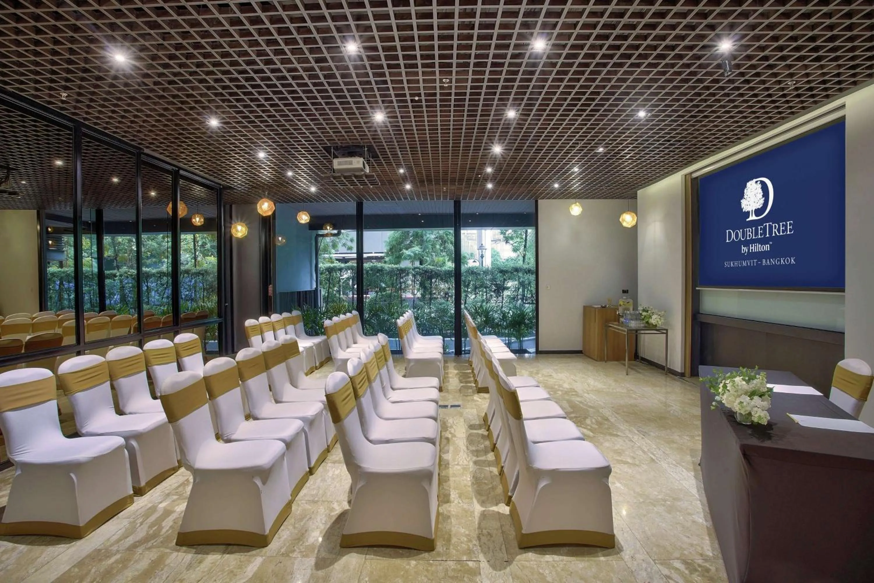 Meeting/conference room in DoubleTree by Hilton Sukhumvit Bangkok