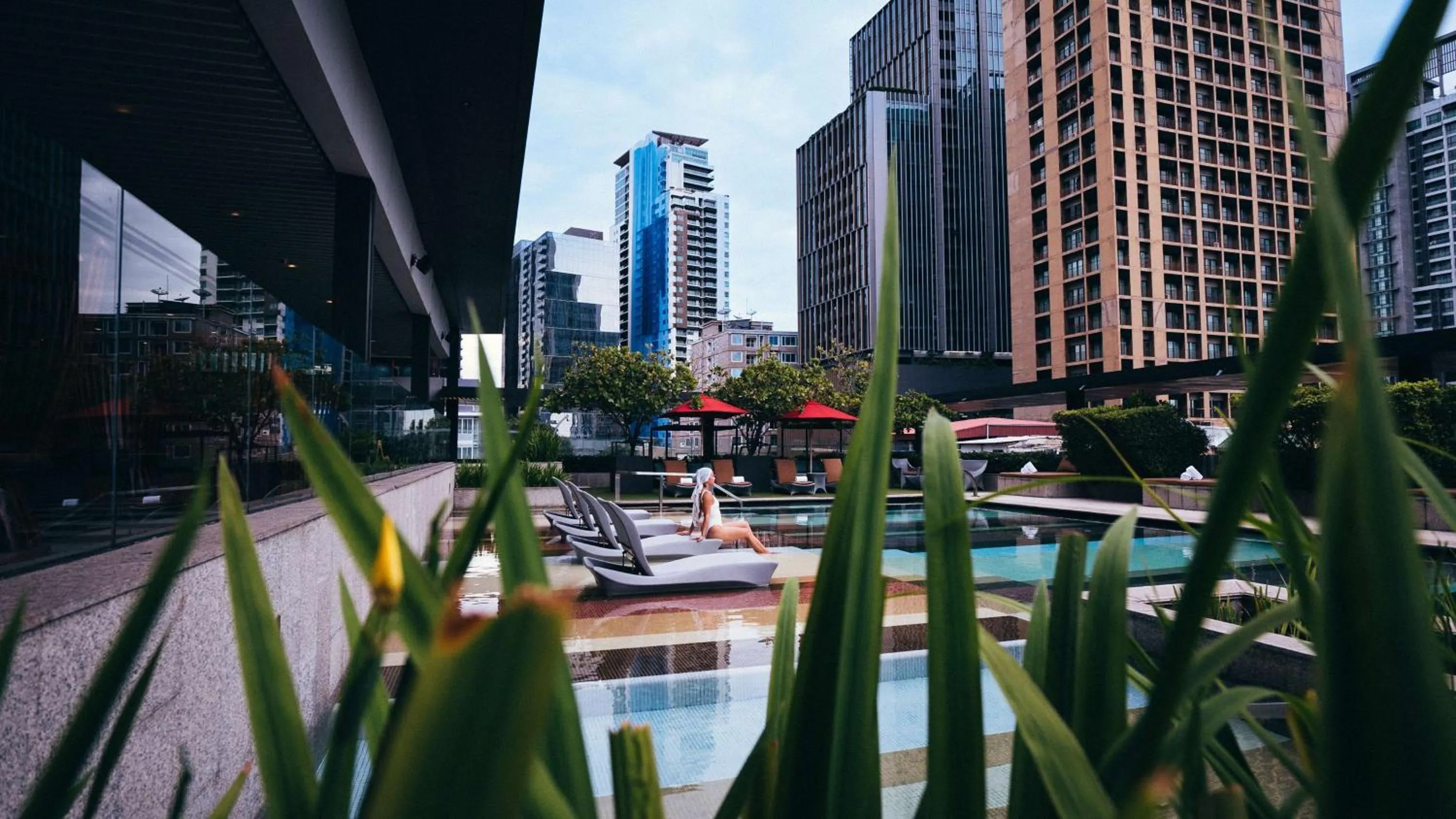 Dining area in DoubleTree by Hilton Sukhumvit Bangkok