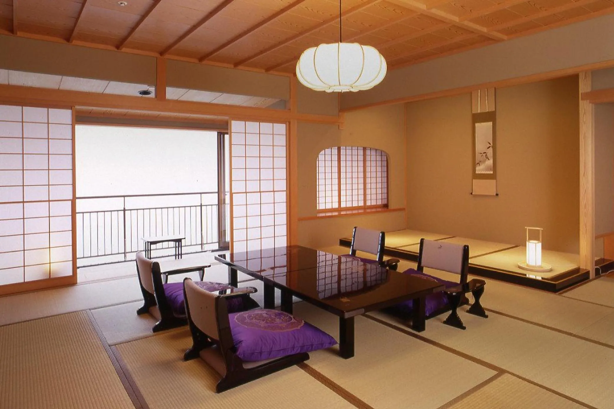 Seating area in Shuku Kaifuu