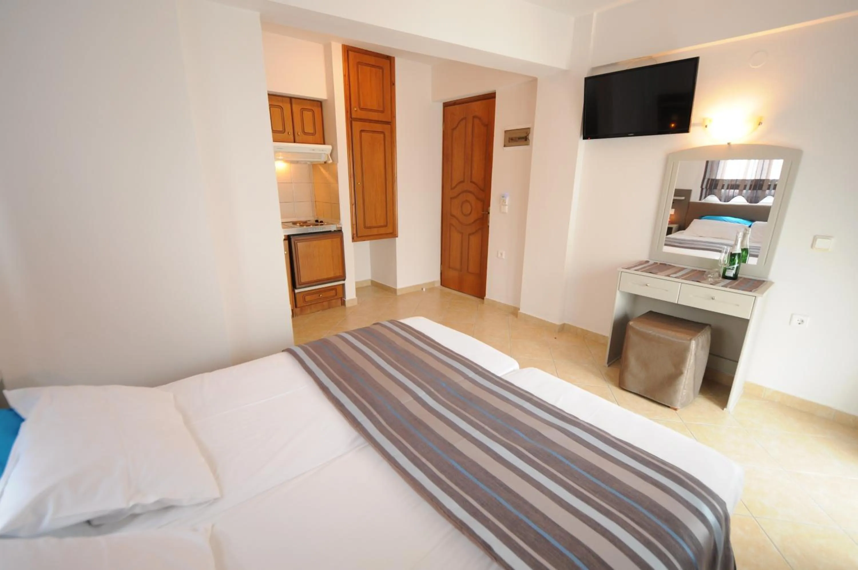 Photo of the whole room, Bed in Hotel Asterias