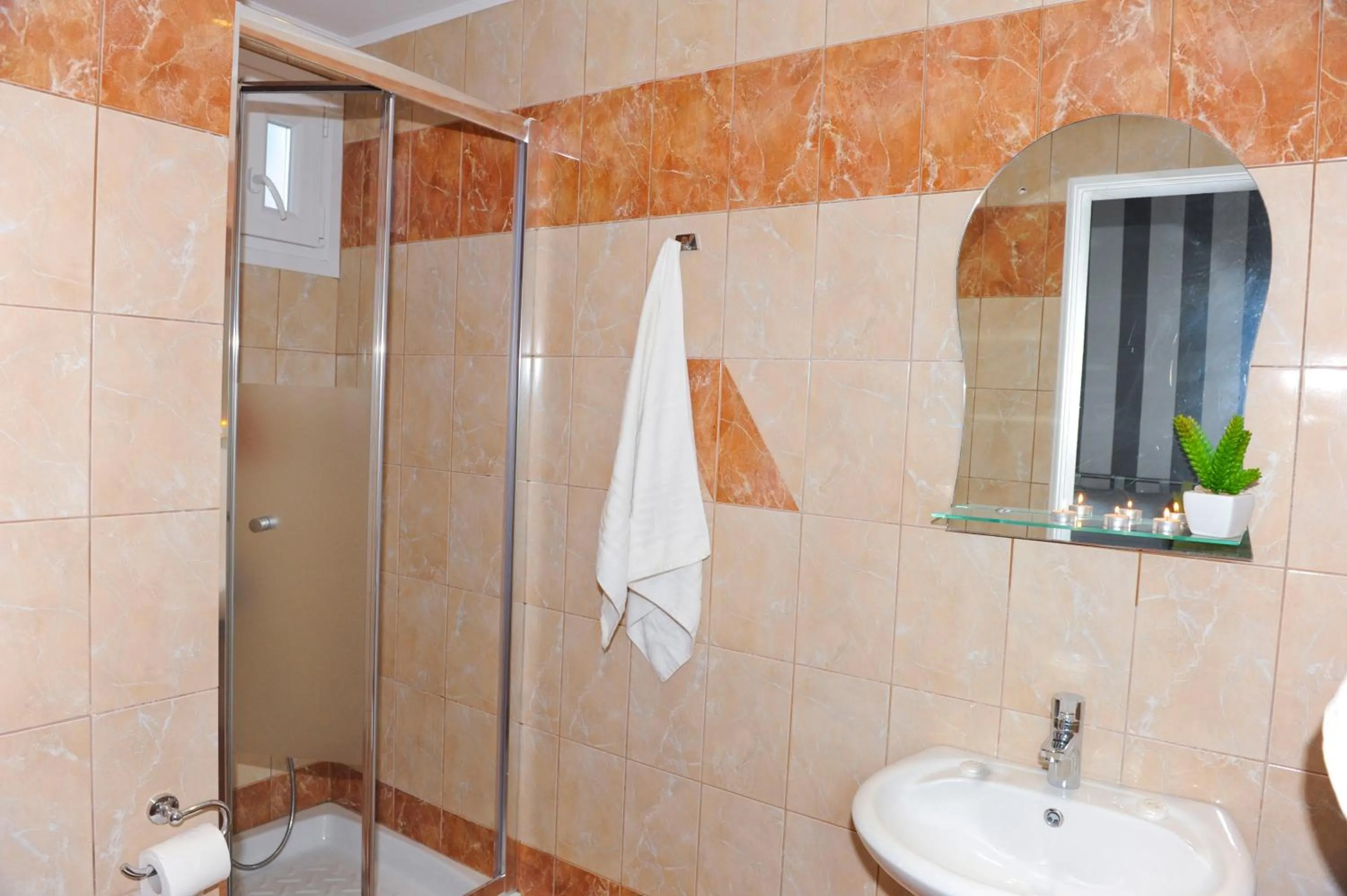 Bathroom in Hotel Asterias