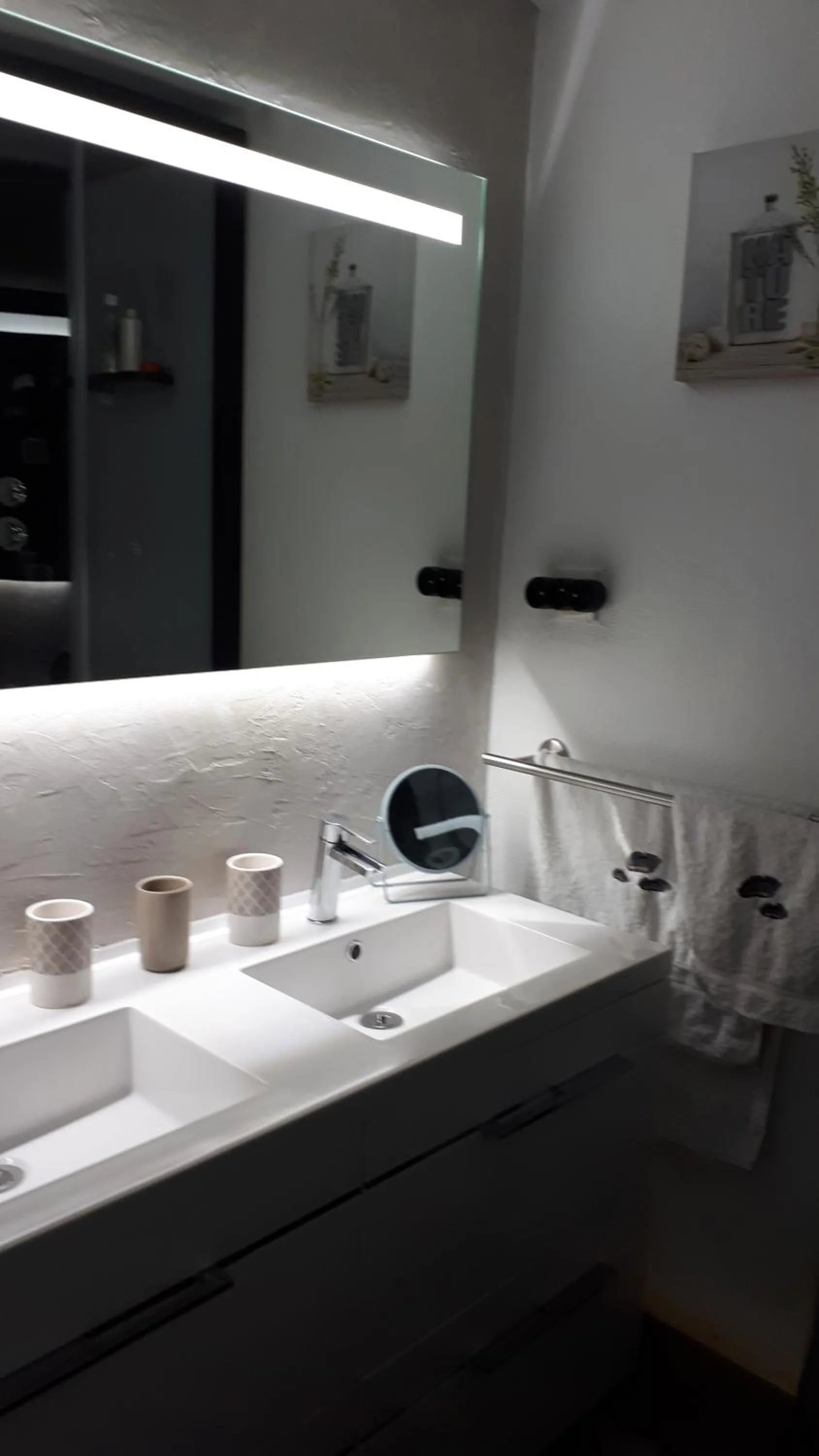 Shower in Les MIRABELLES chambres d'hôtes