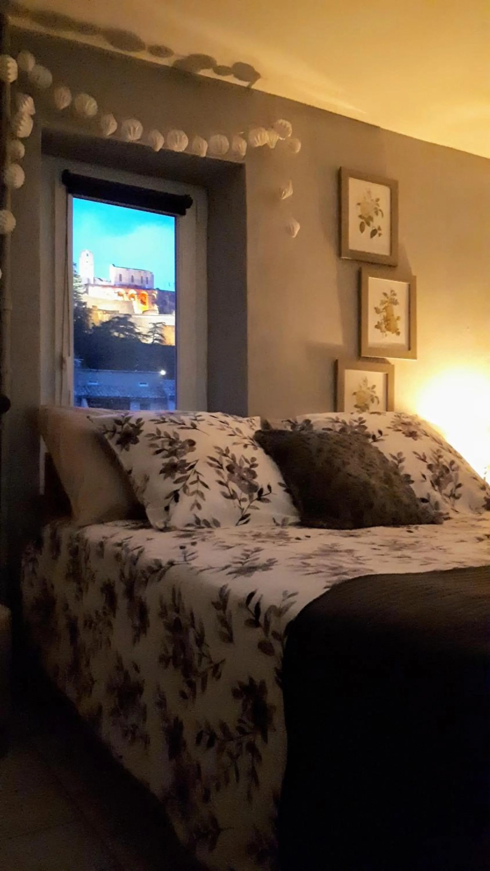 Landmark view, Bed in Les MIRABELLES chambres d'hôtes